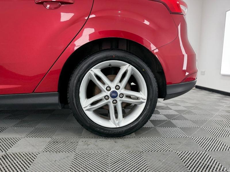 2015 Ford Focus 1.0T EcoBoost Titanium Euro 6 (s/s) 5dr • 93,500 miles image 10