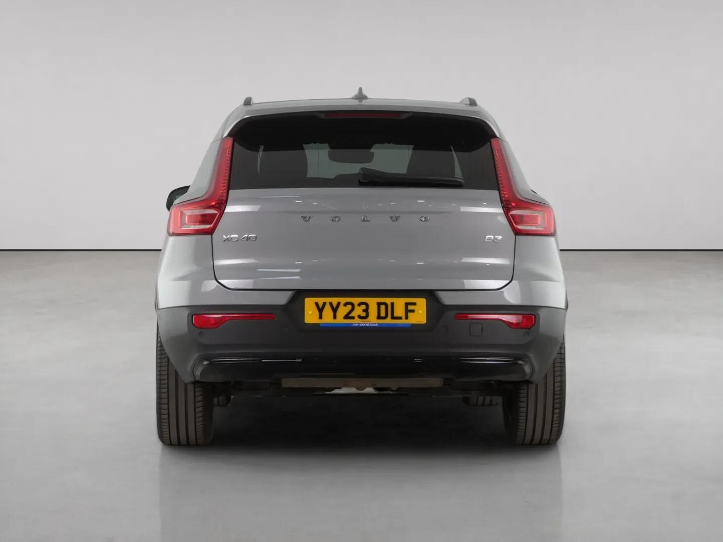 Volvo XC40 view 7