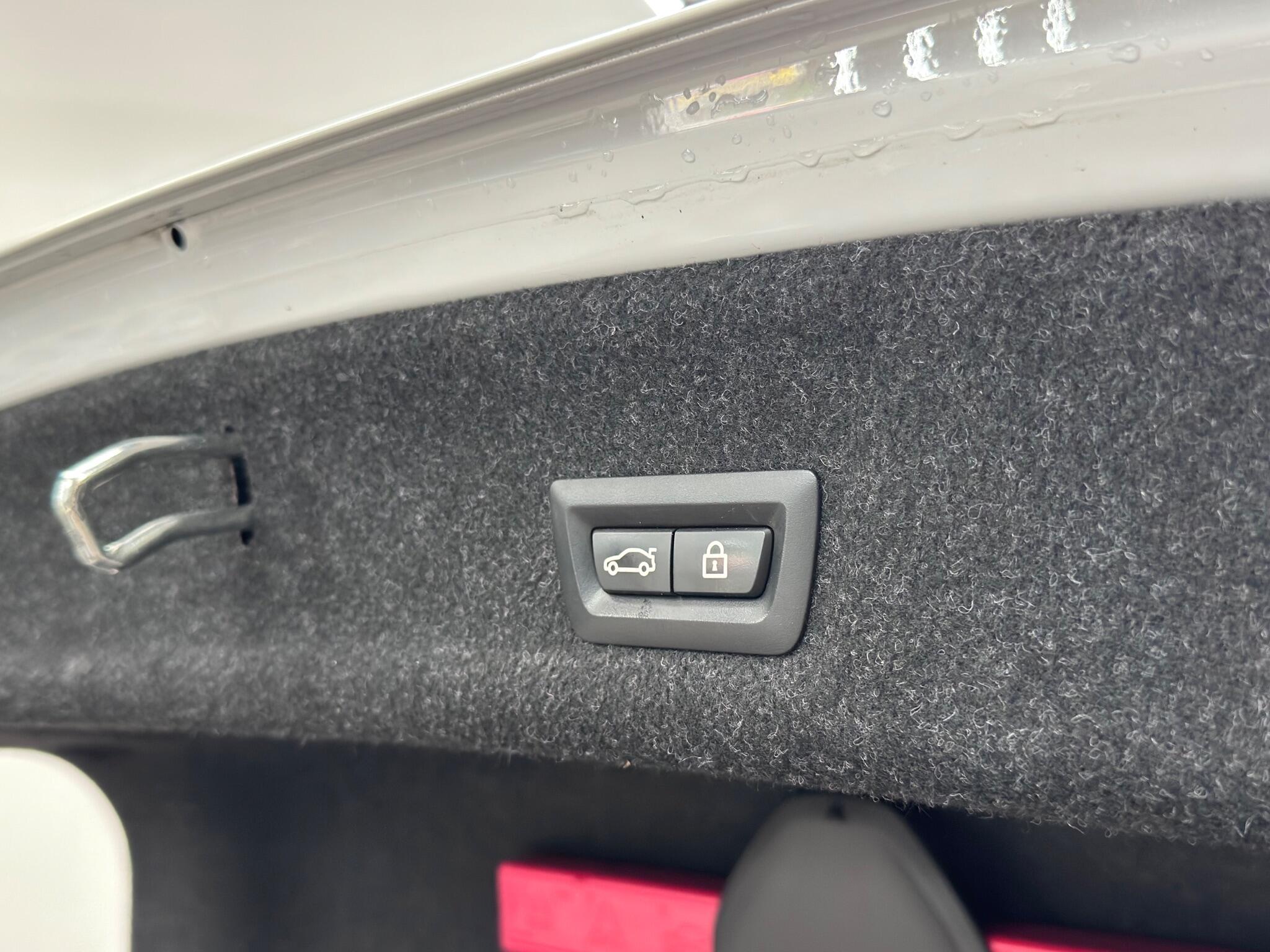 BMW 3 Series view 38