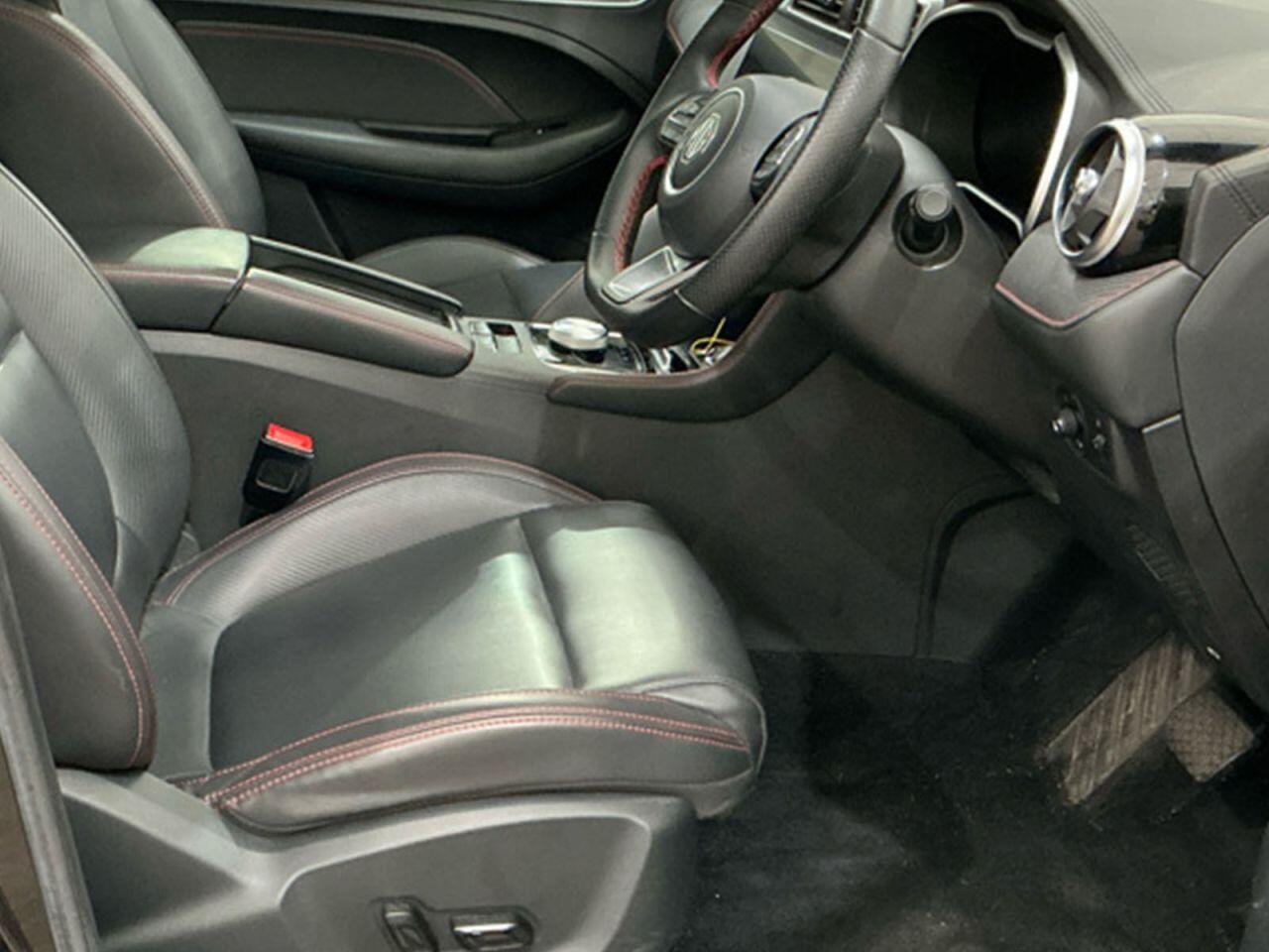 MG ZS view 9