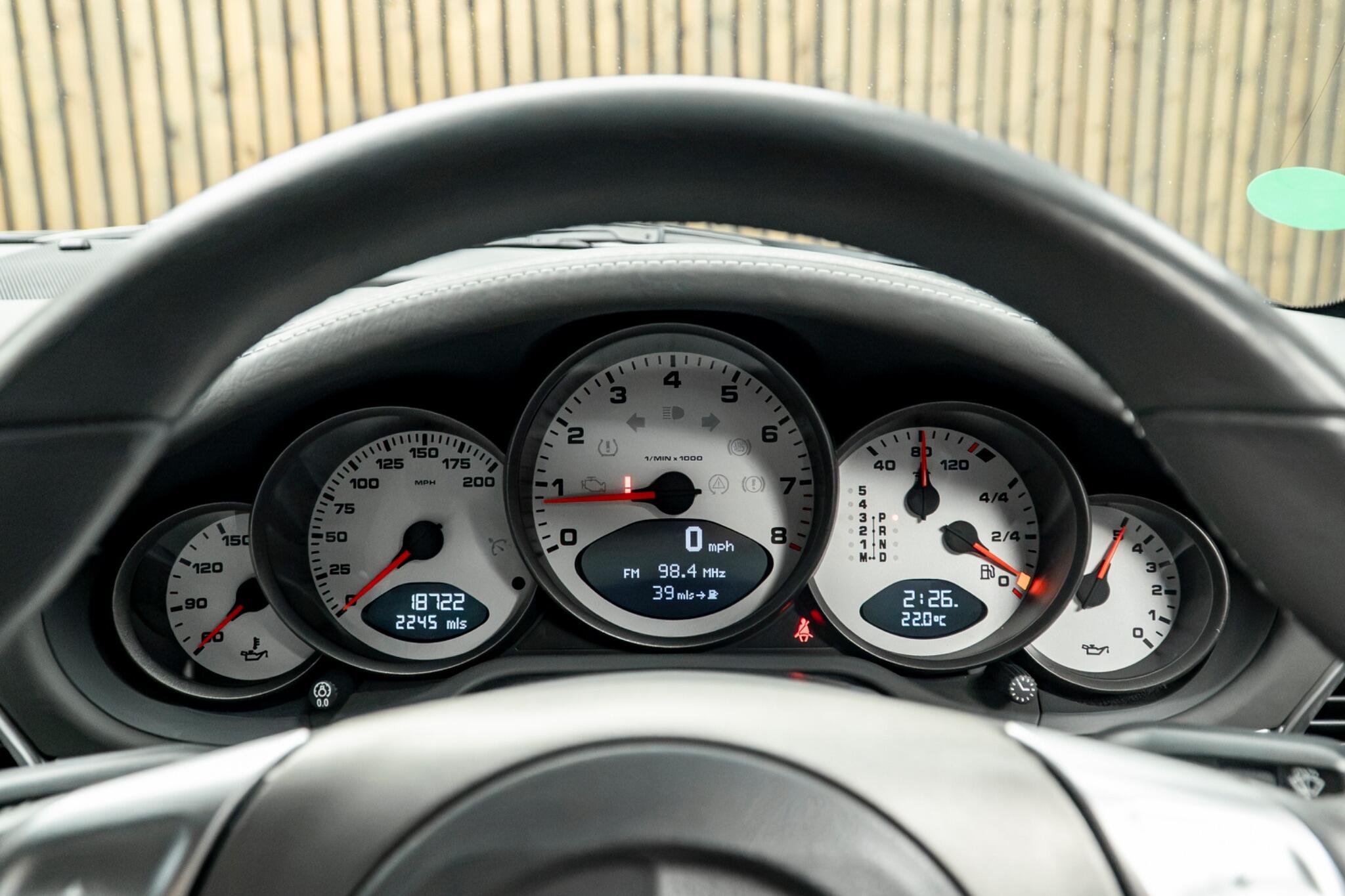 Porsche 911 view 35