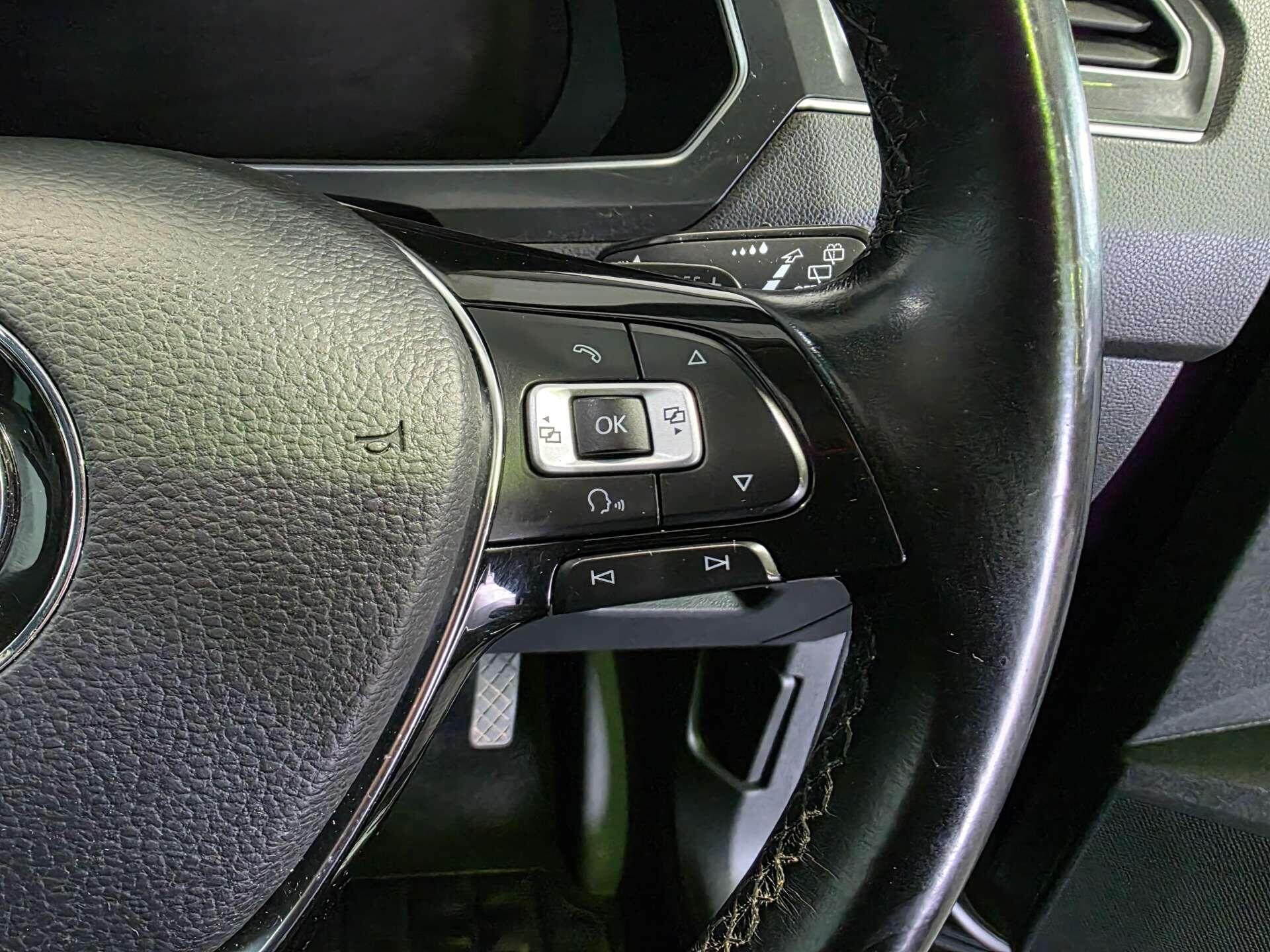 Volkswagen Tiguan view 13