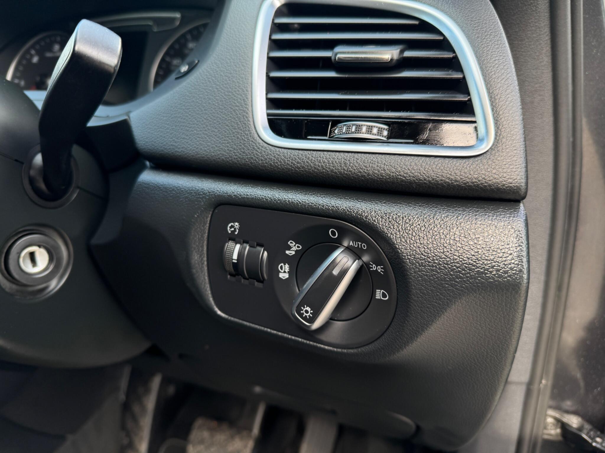 Audi Q3 view 57
