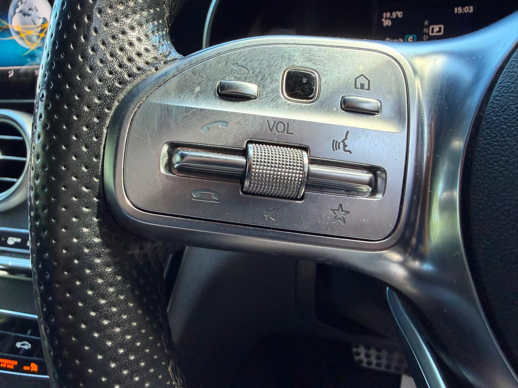 Mercedes-Benz C-Class view 29