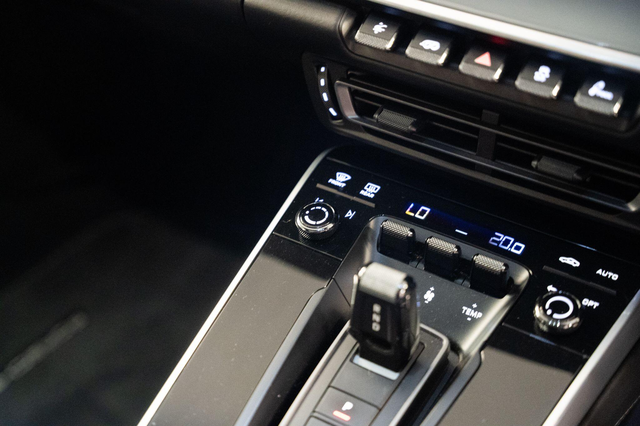 Porsche 911 view 30