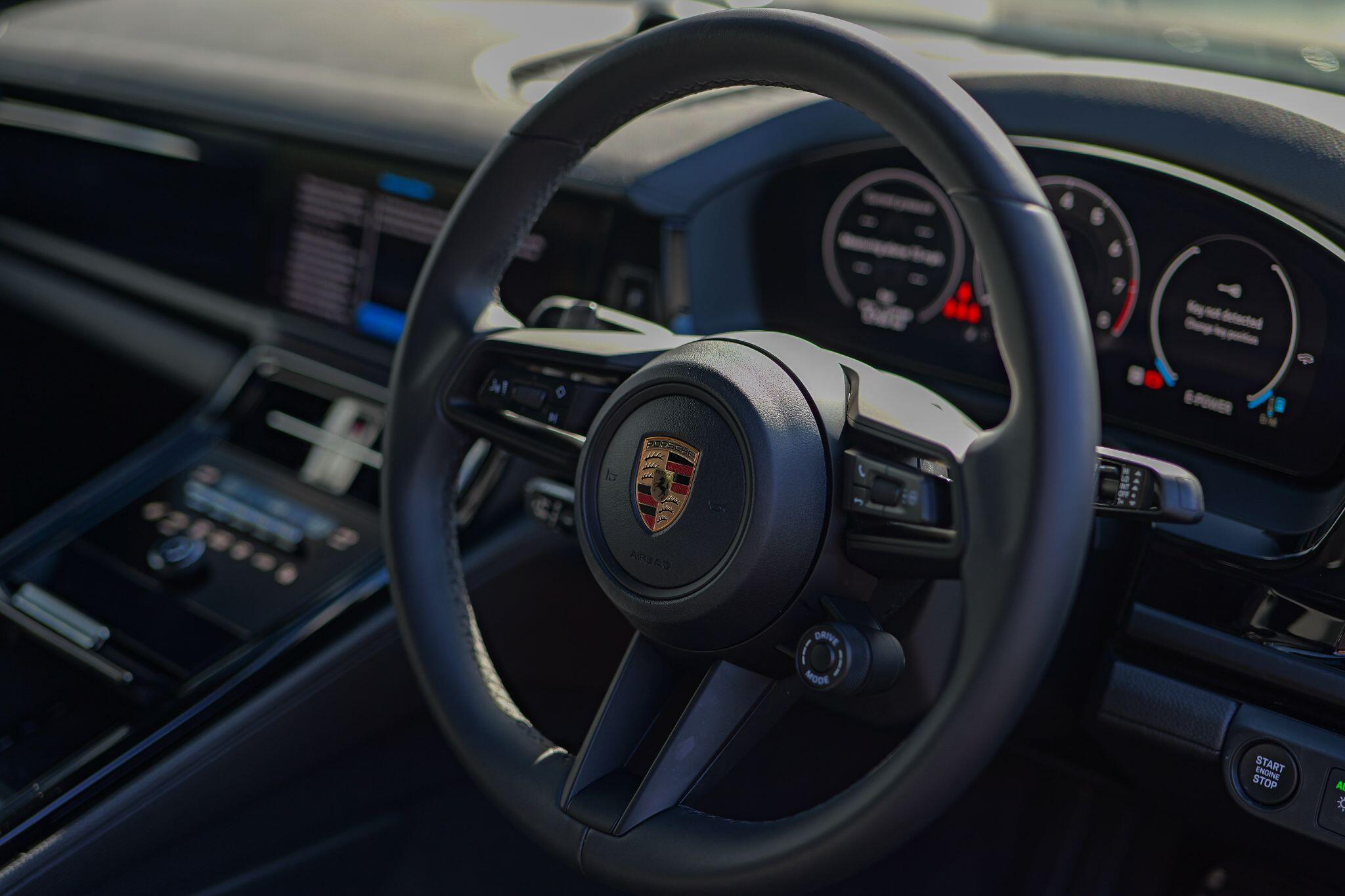 Porsche Panamera view 16