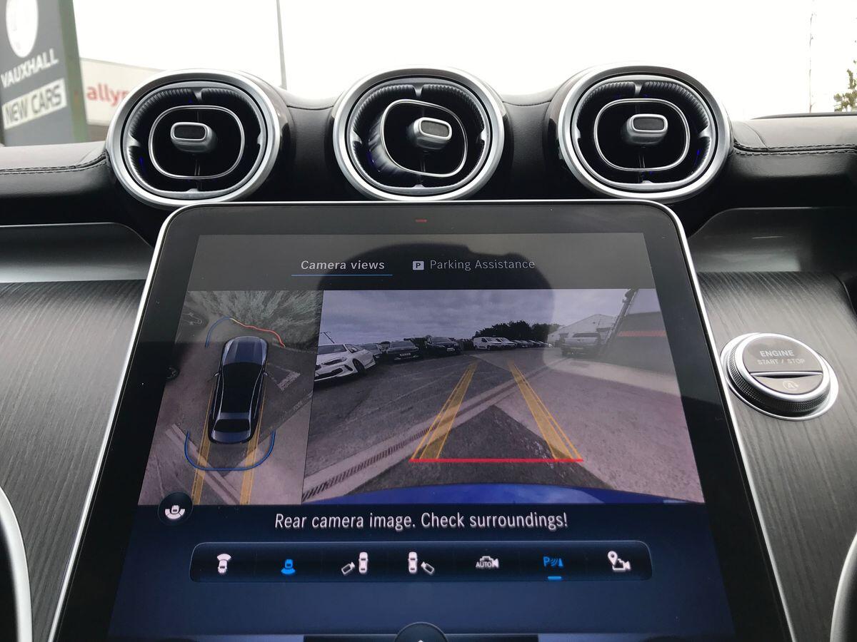 Mercedes-Benz C-Class view 23