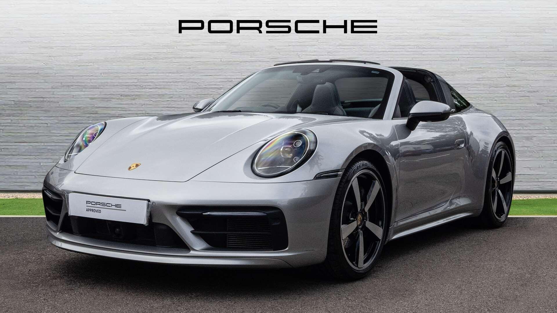 Porsche 911 view 9