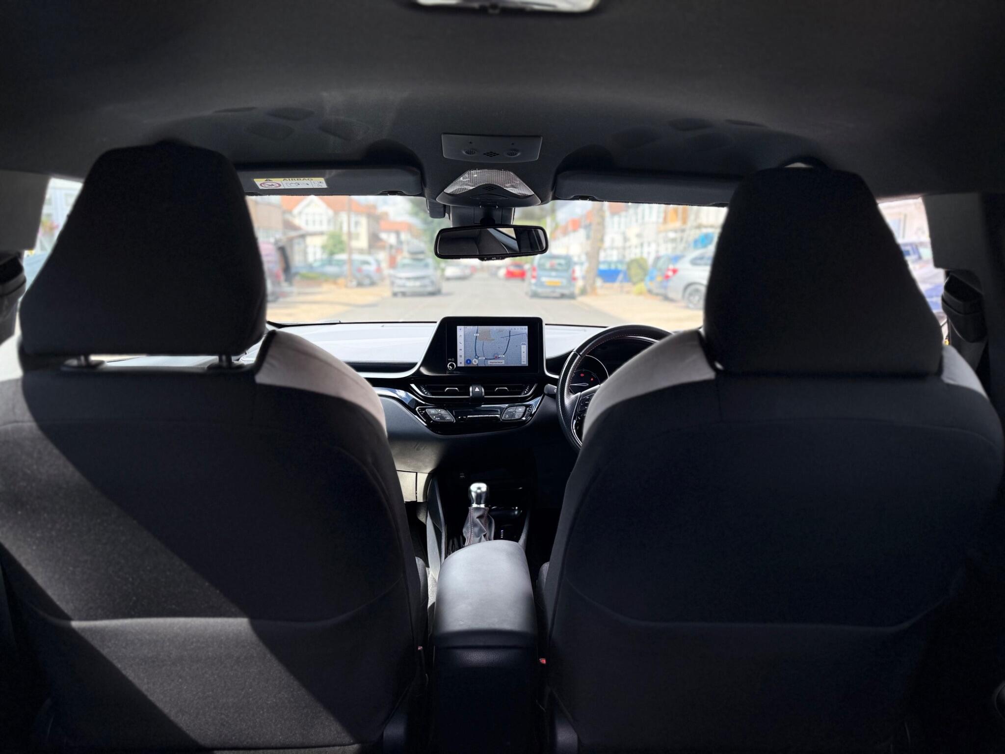 Toyota C-HR view 29