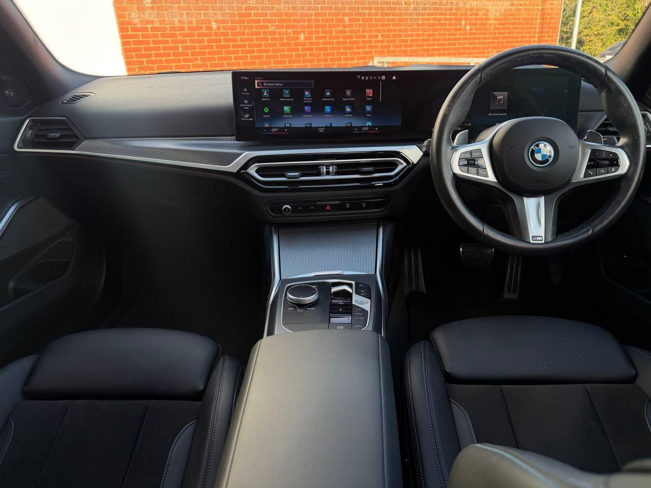 BMW 3 Series view 26