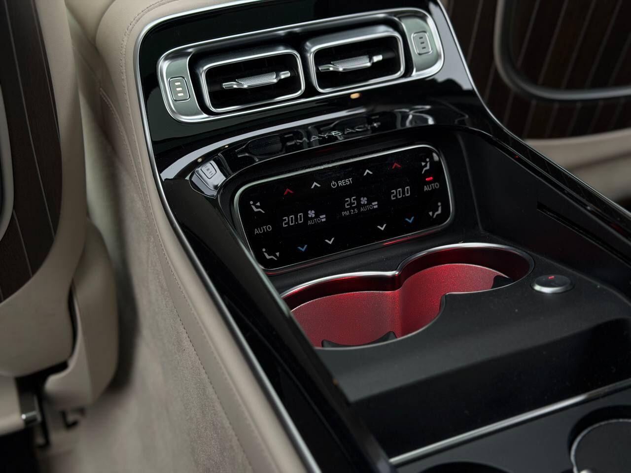 Mercedes-Benz S-Class view 54