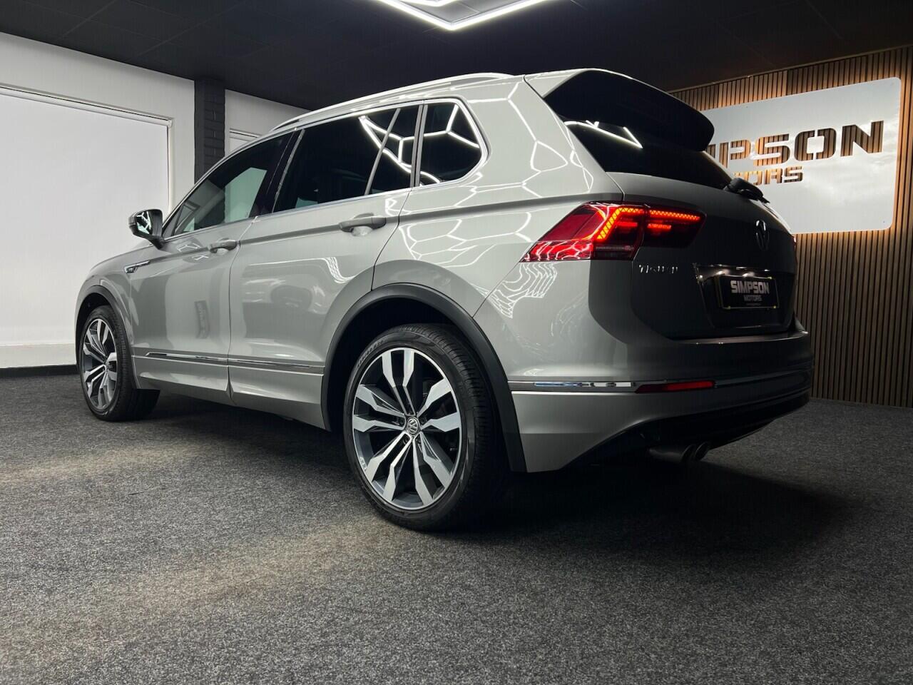 Volkswagen Tiguan view 5
