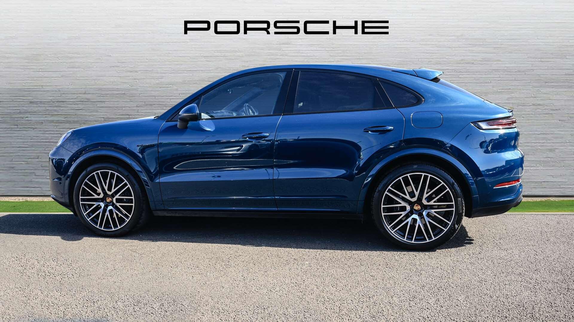 Porsche Cayenne view 8