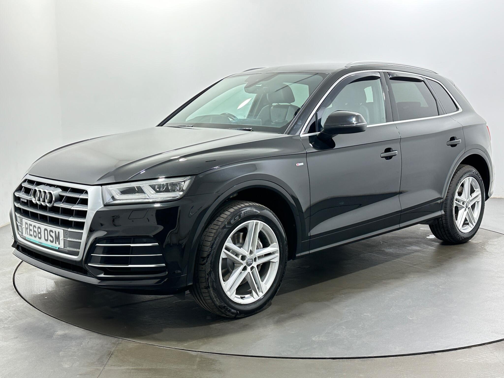 Audi Q5 view 4