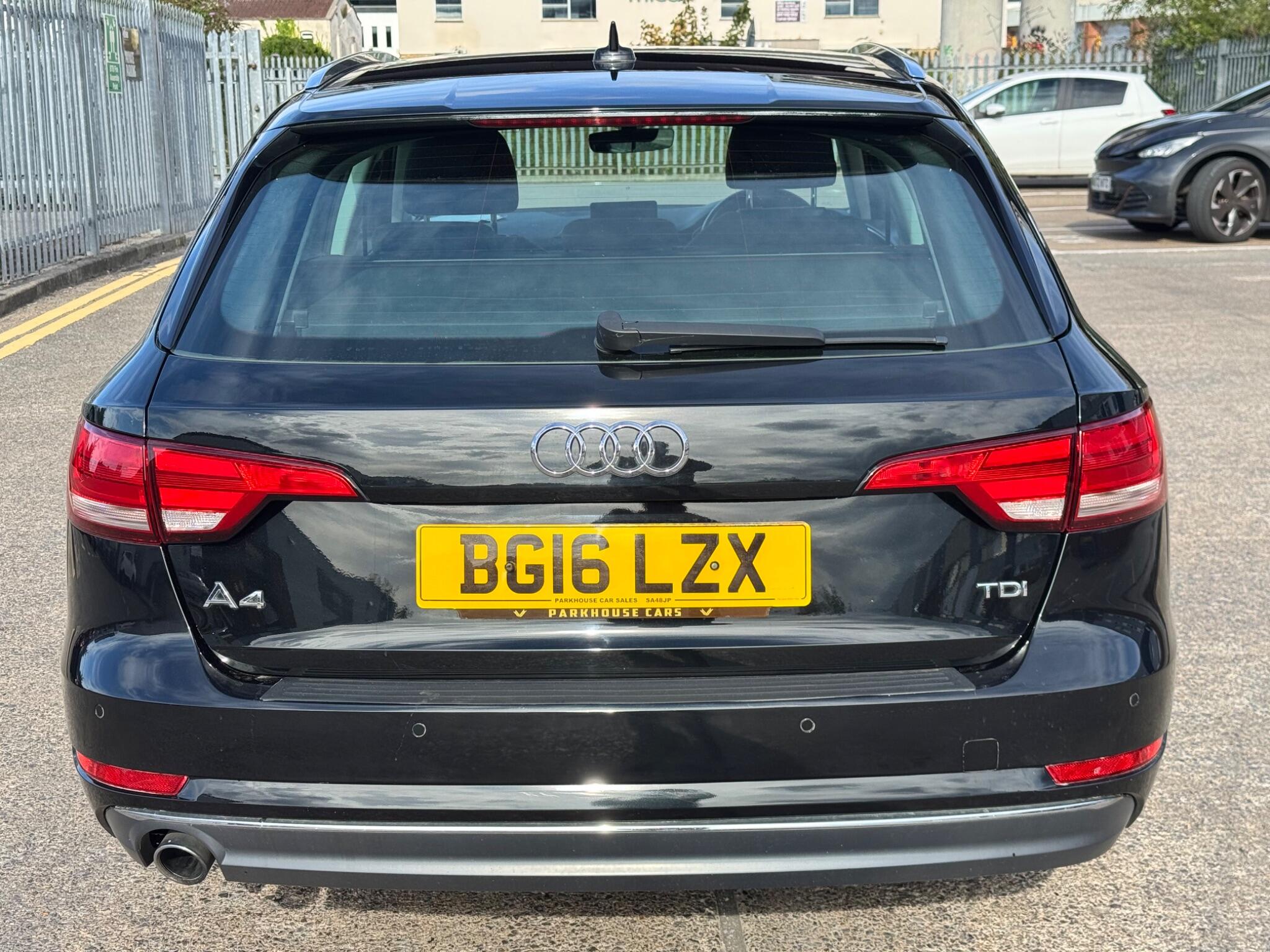 Audi A4 view 13