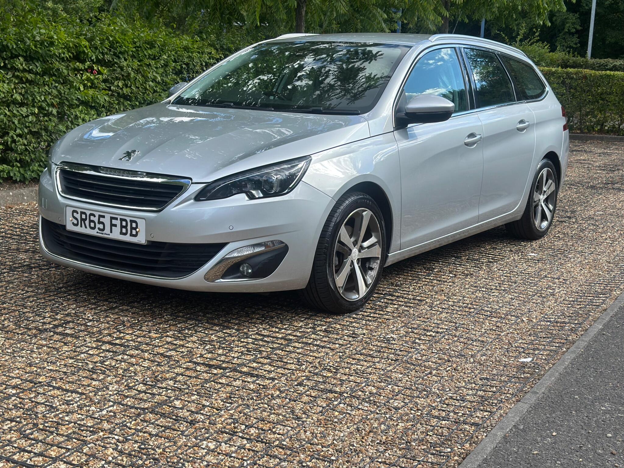 Peugeot 308 view 9