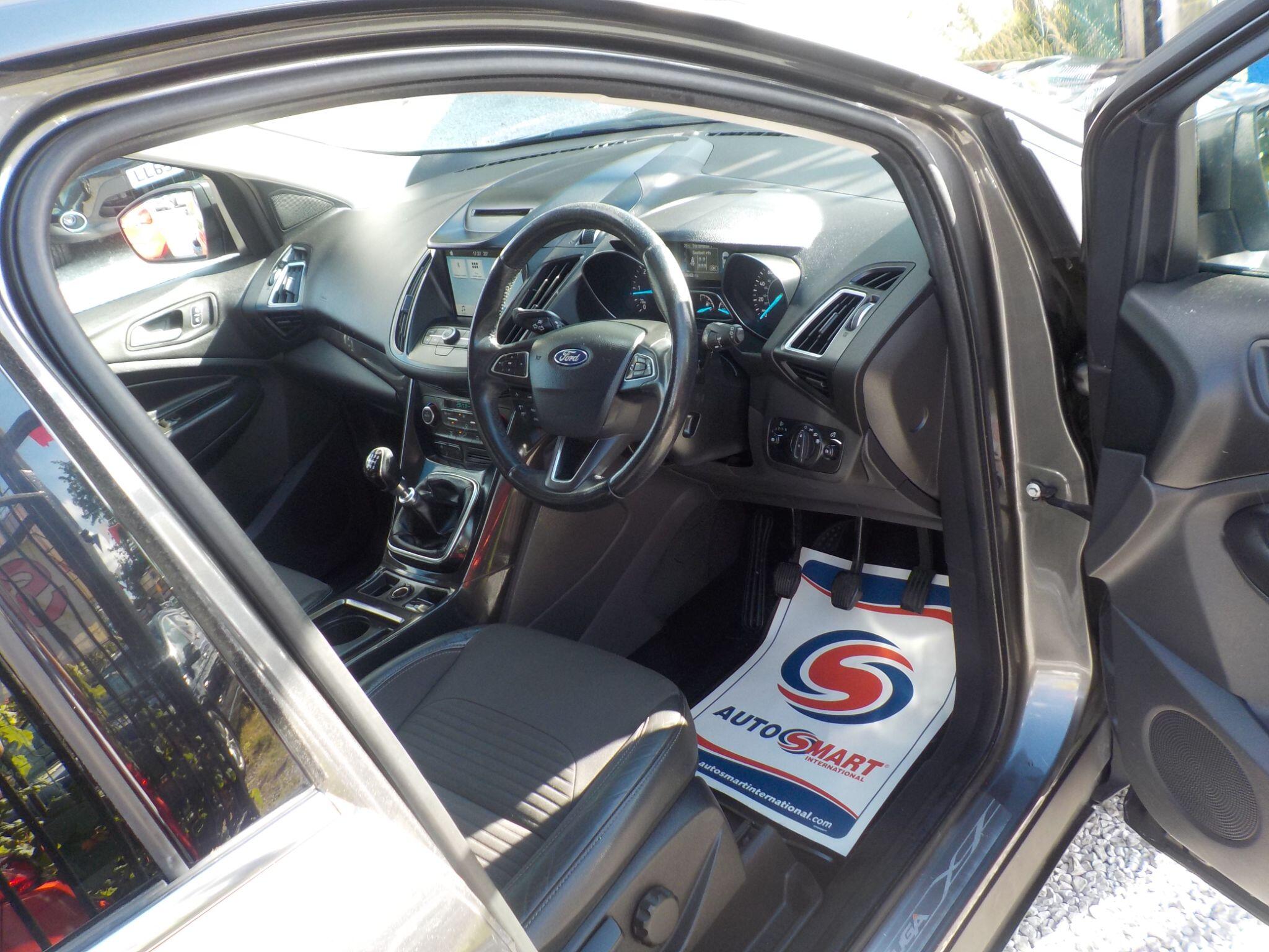 Ford Kuga 1.5 TDCi Titanium Euro 6 (s/s) 5dr