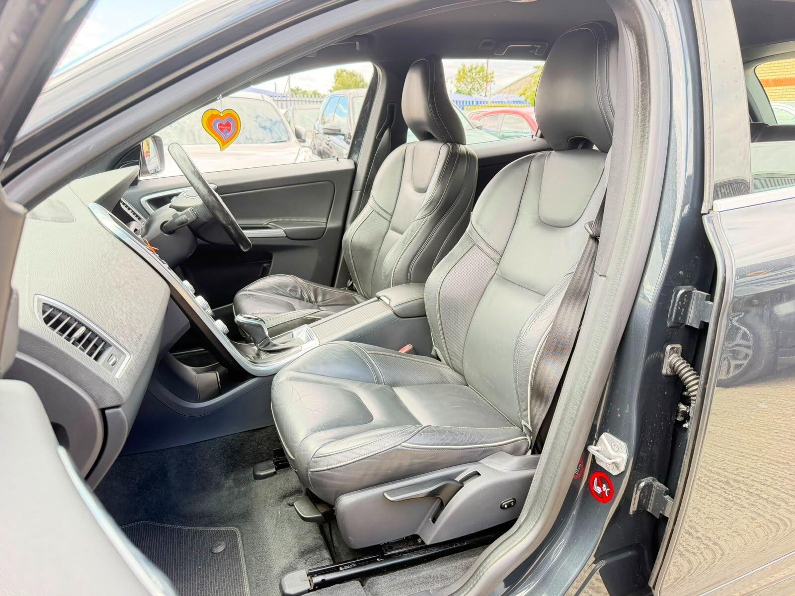 Volvo XC60 view 30
