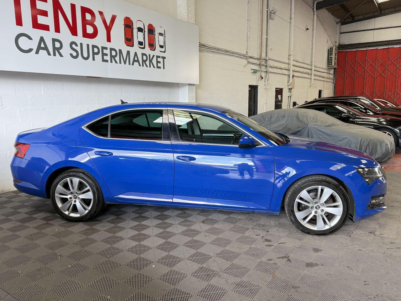 Skoda Superb view 9