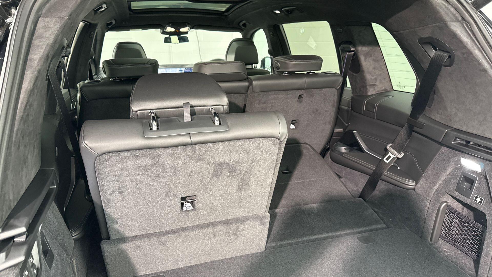 BMW X7 view 32