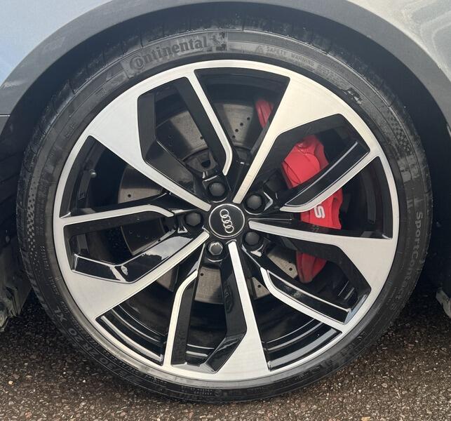 2018 Audi RS4 Avant image 24