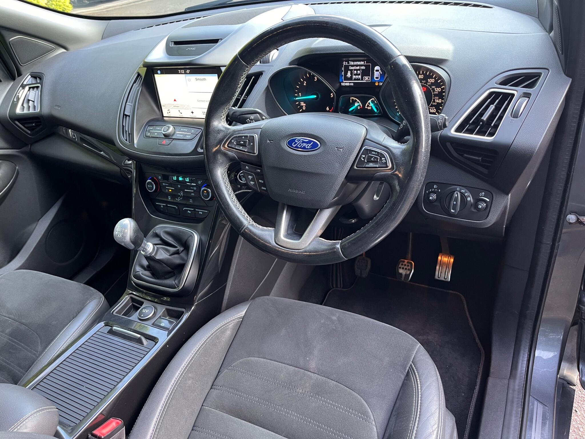 Ford Kuga view 25