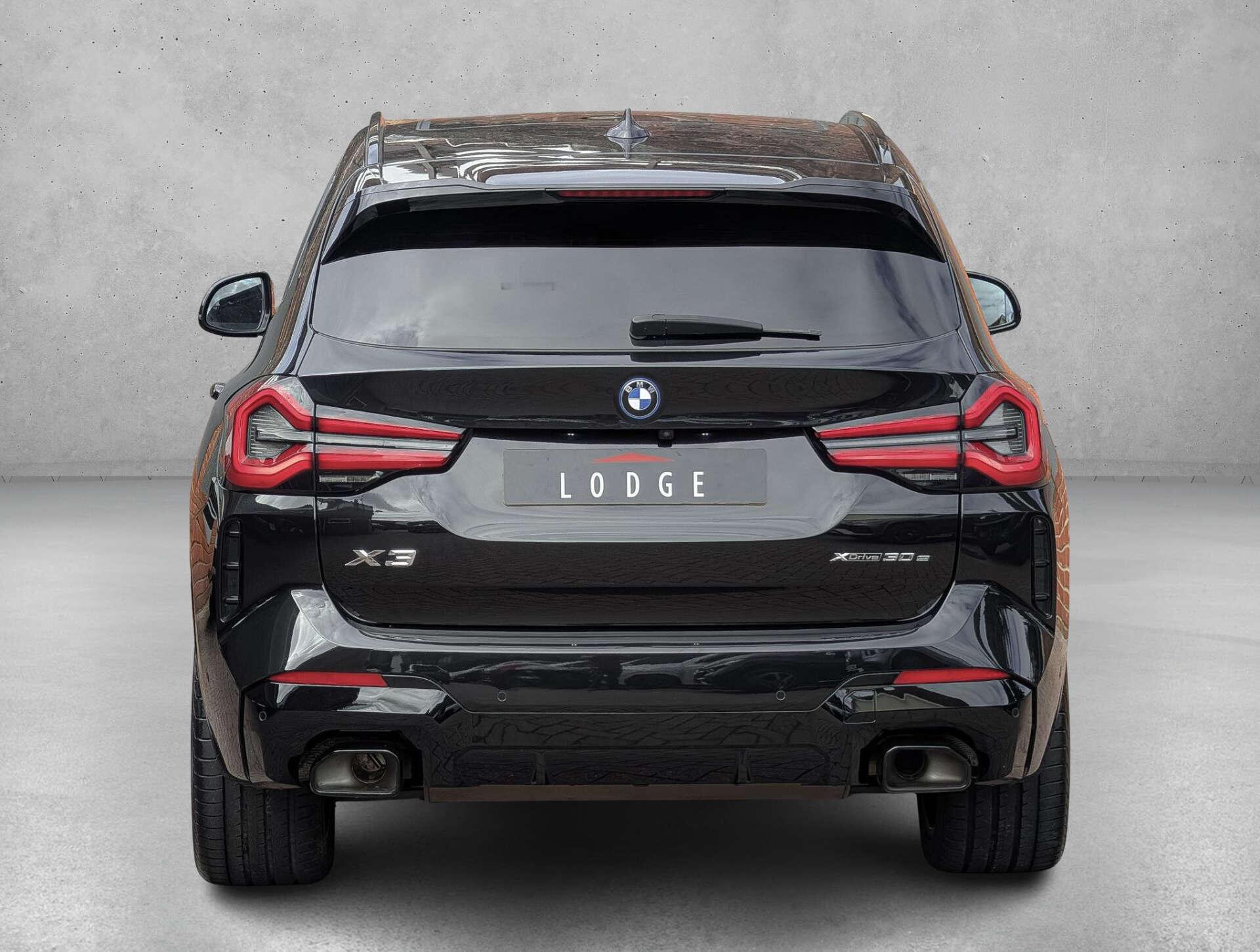 BMW X3 view 6
