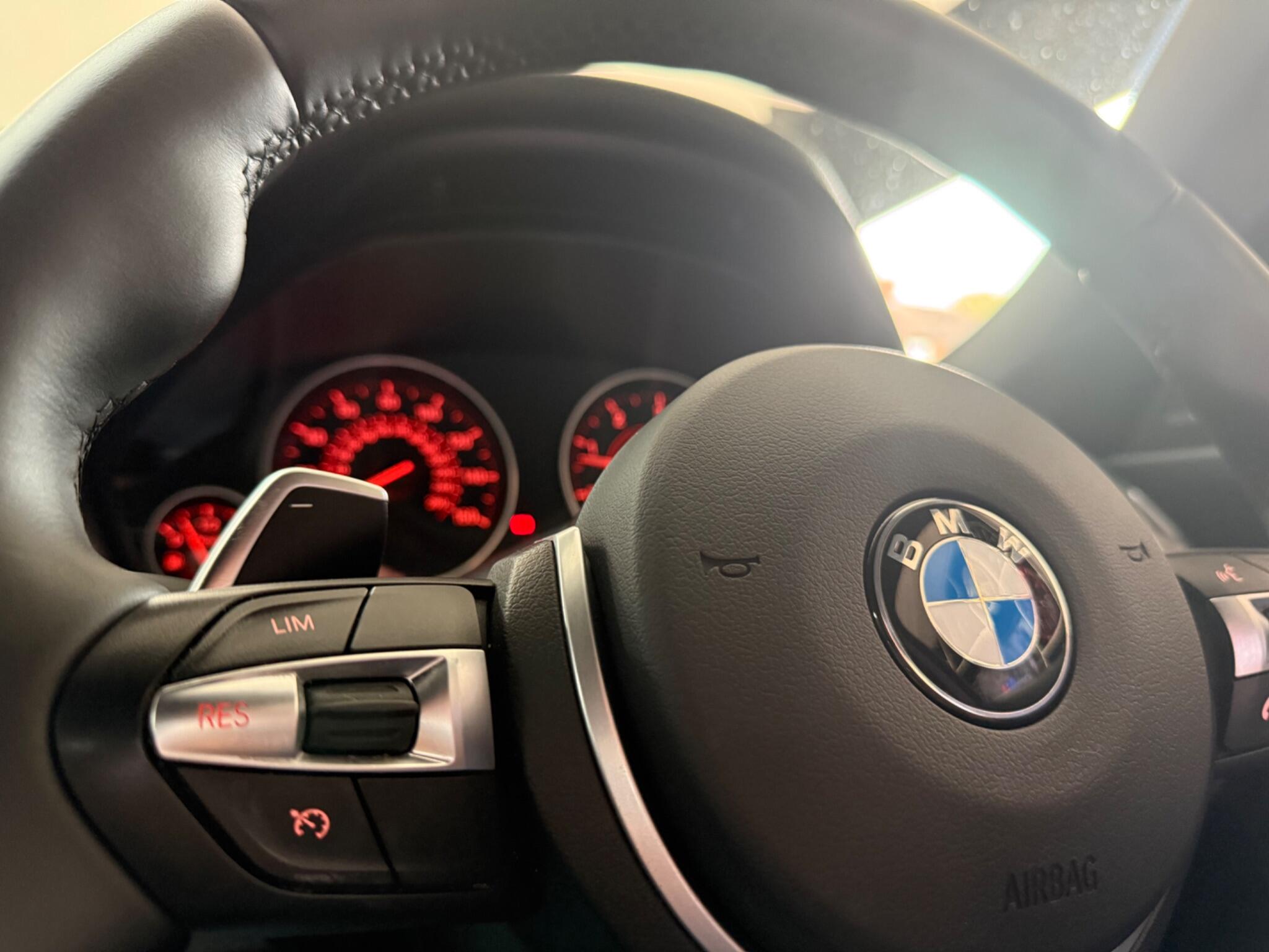 BMW 3 Series view 26