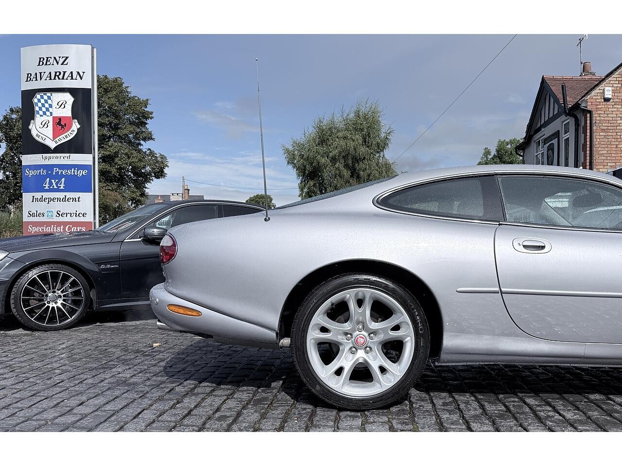 Jaguar XK8 view 5