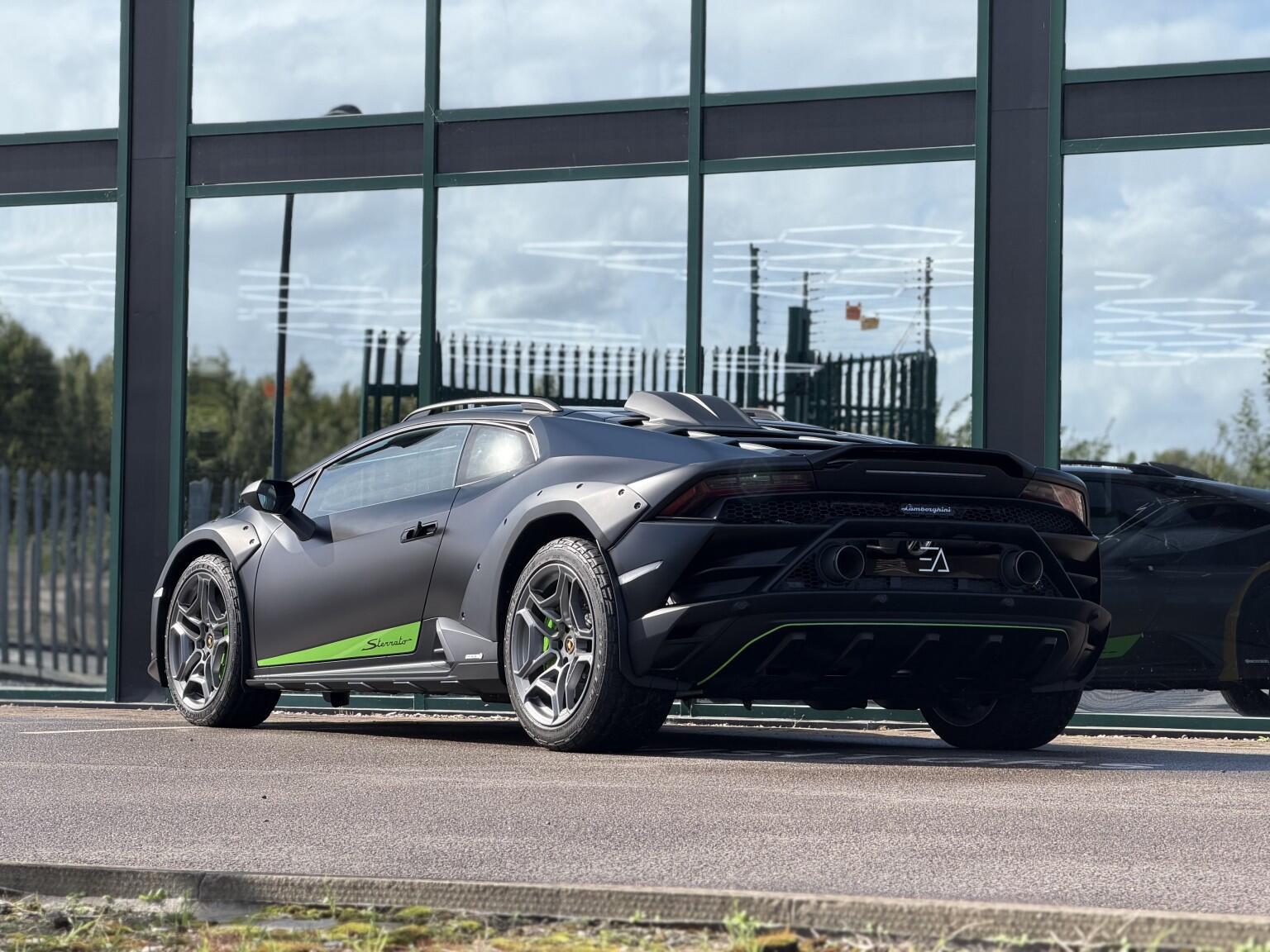 Lamborghini Huracan view 2