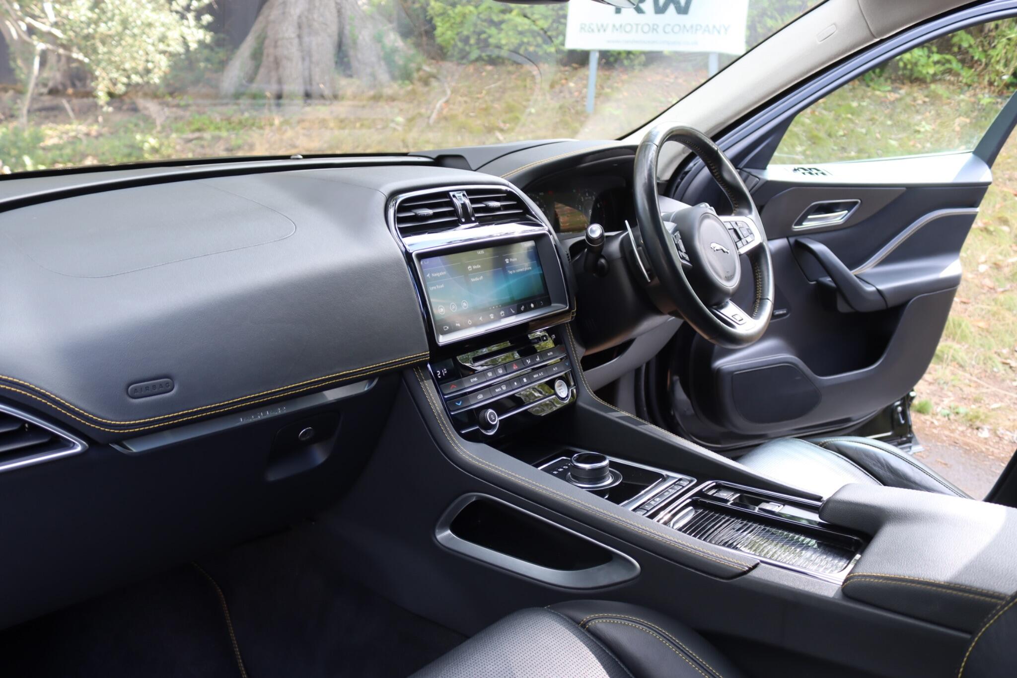 Jaguar F-Pace view 9