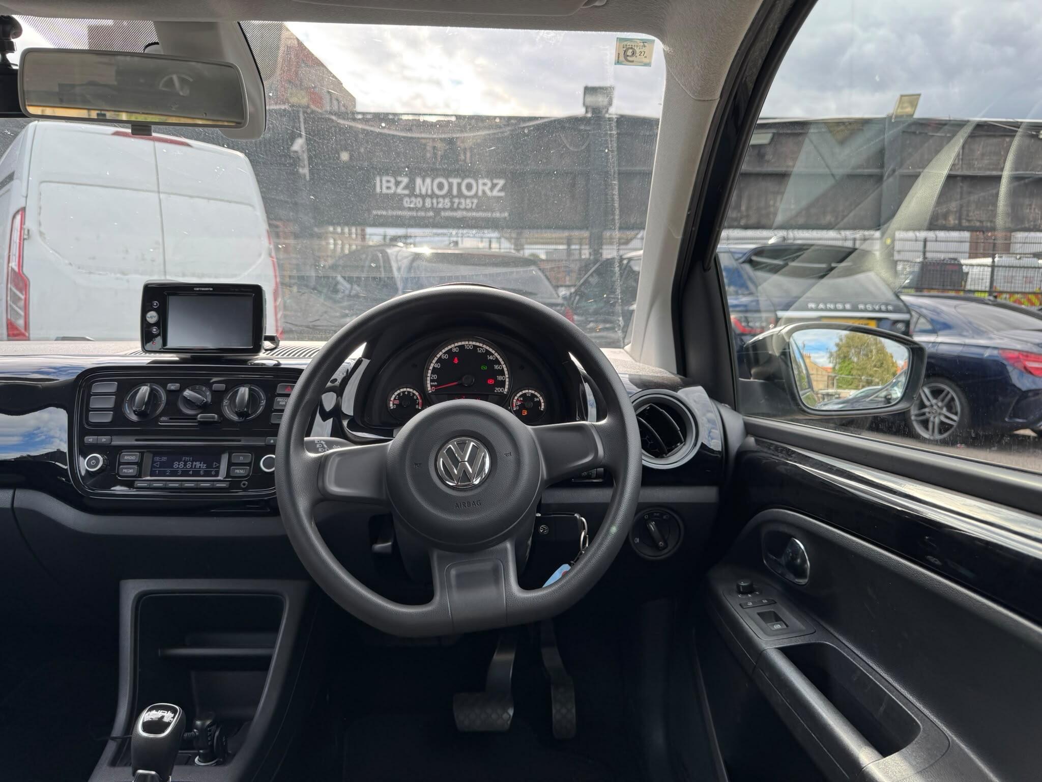 Volkswagen Up! view 40