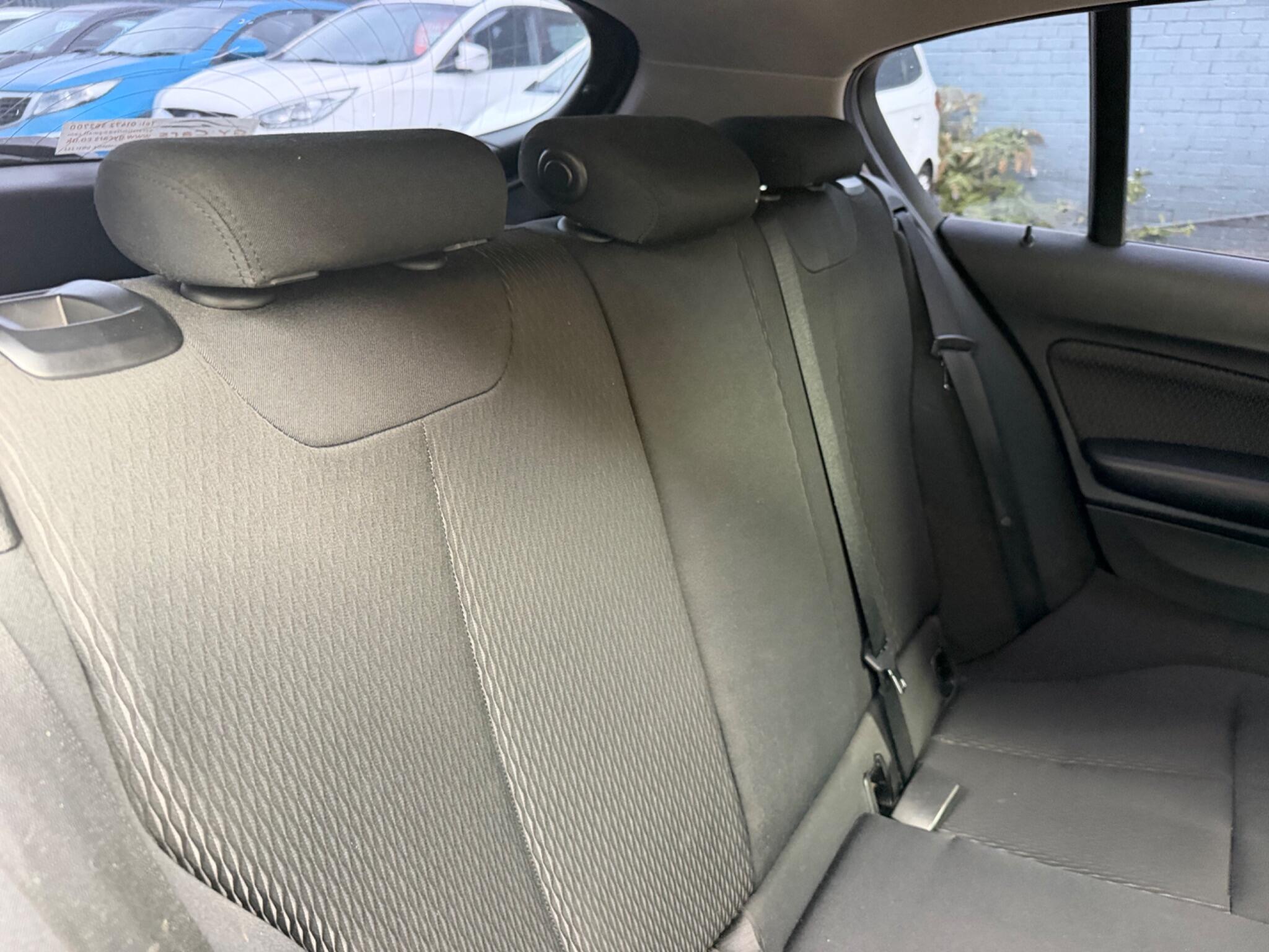 BMW 1 Series view 21