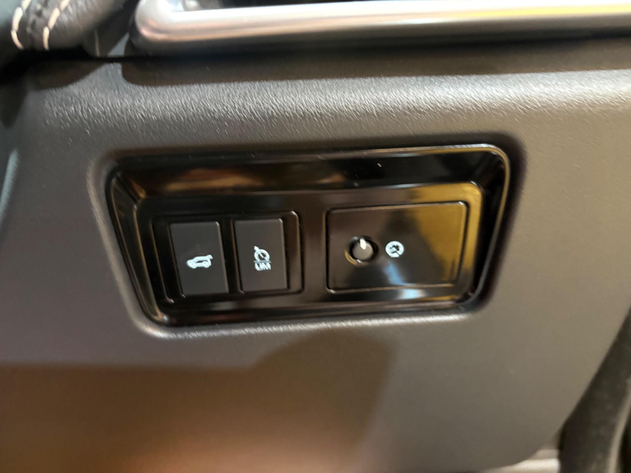 Jaguar F-Pace view 35