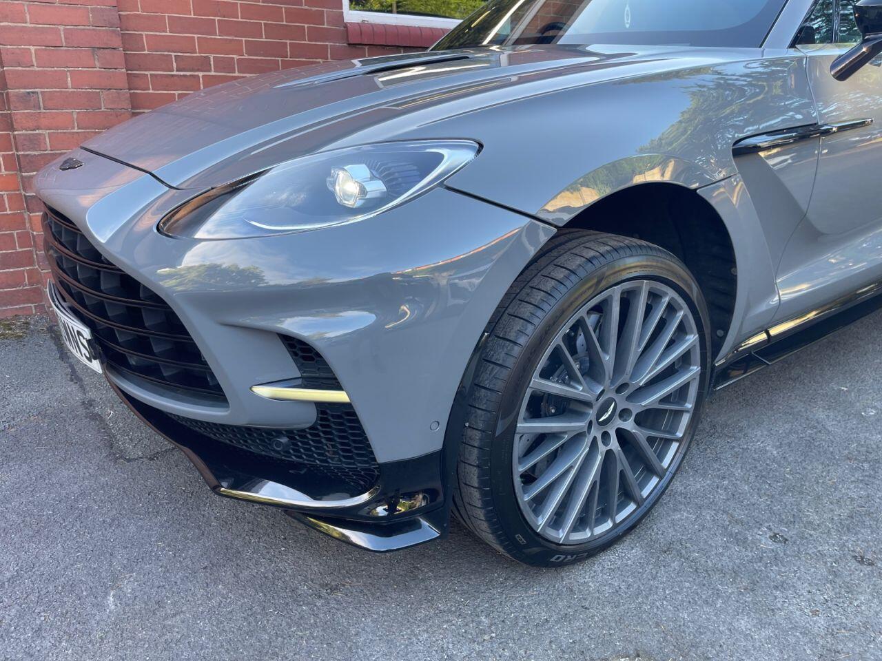 Aston Martin DBX view 10
