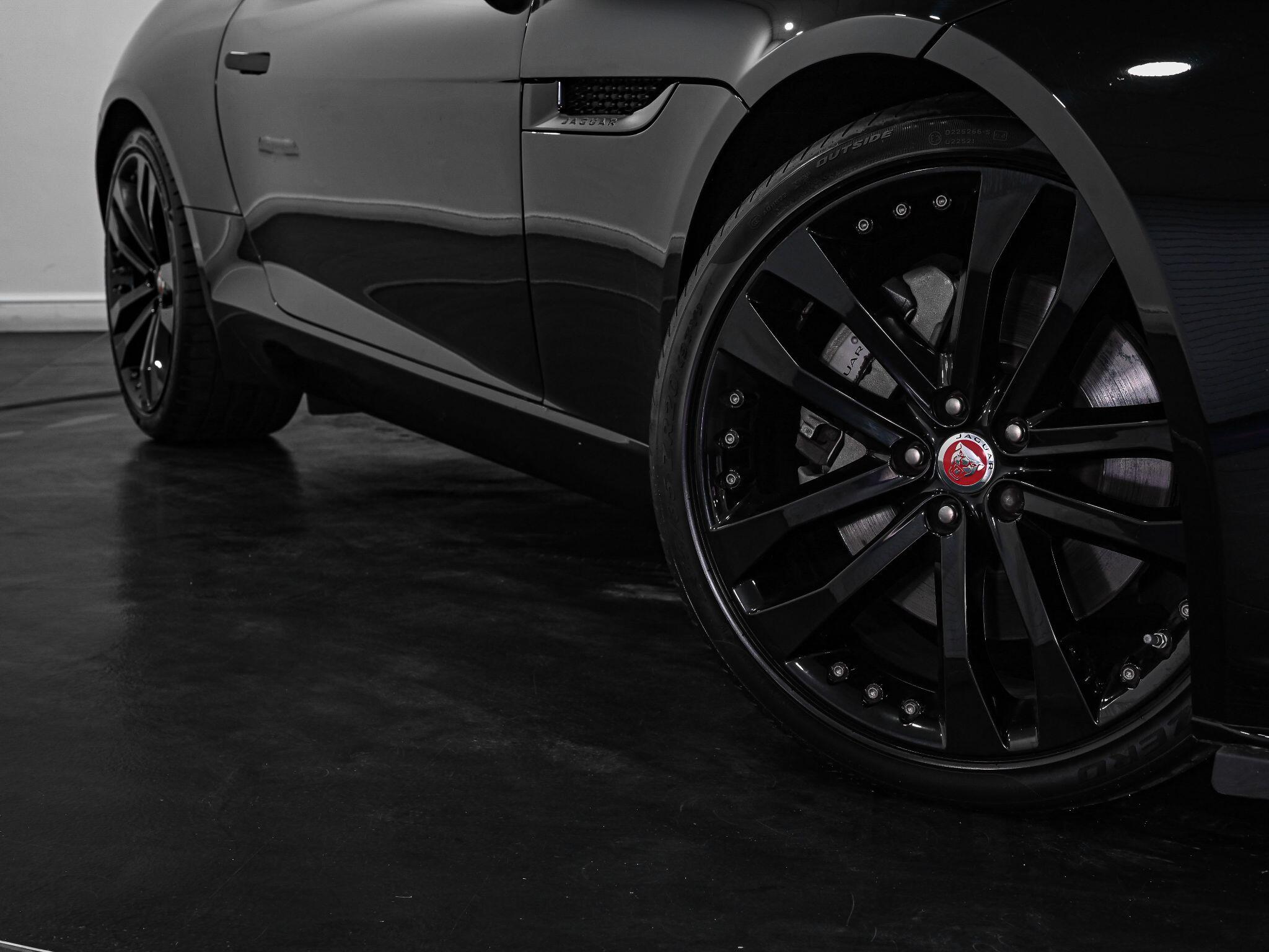 Jaguar F-Type view 21