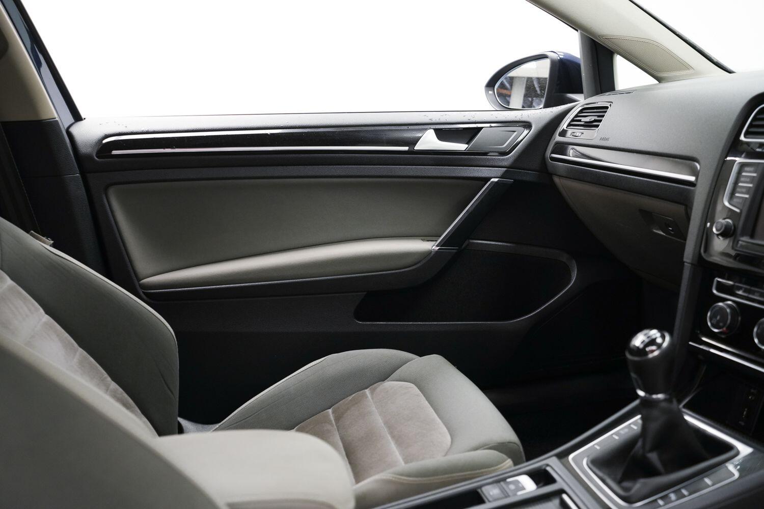 Volkswagen Golf view 15
