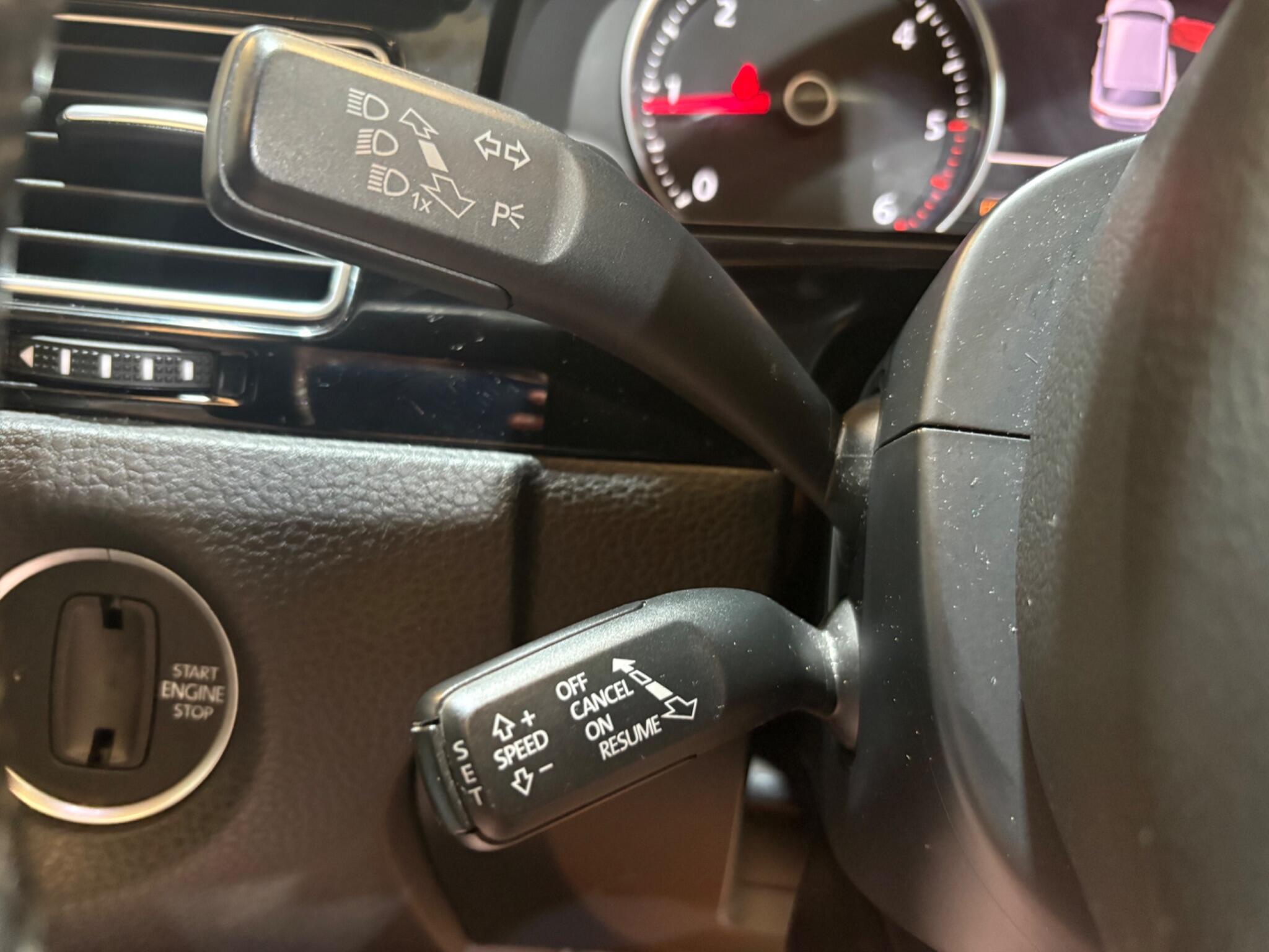 Volkswagen Touareg view 26