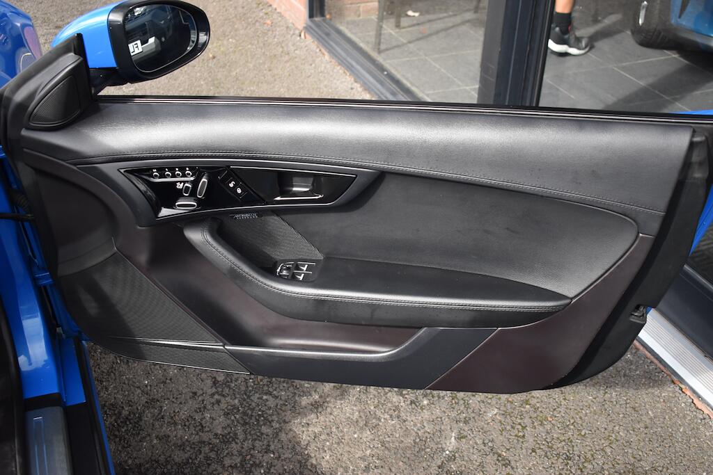 Jaguar F-Type view 28