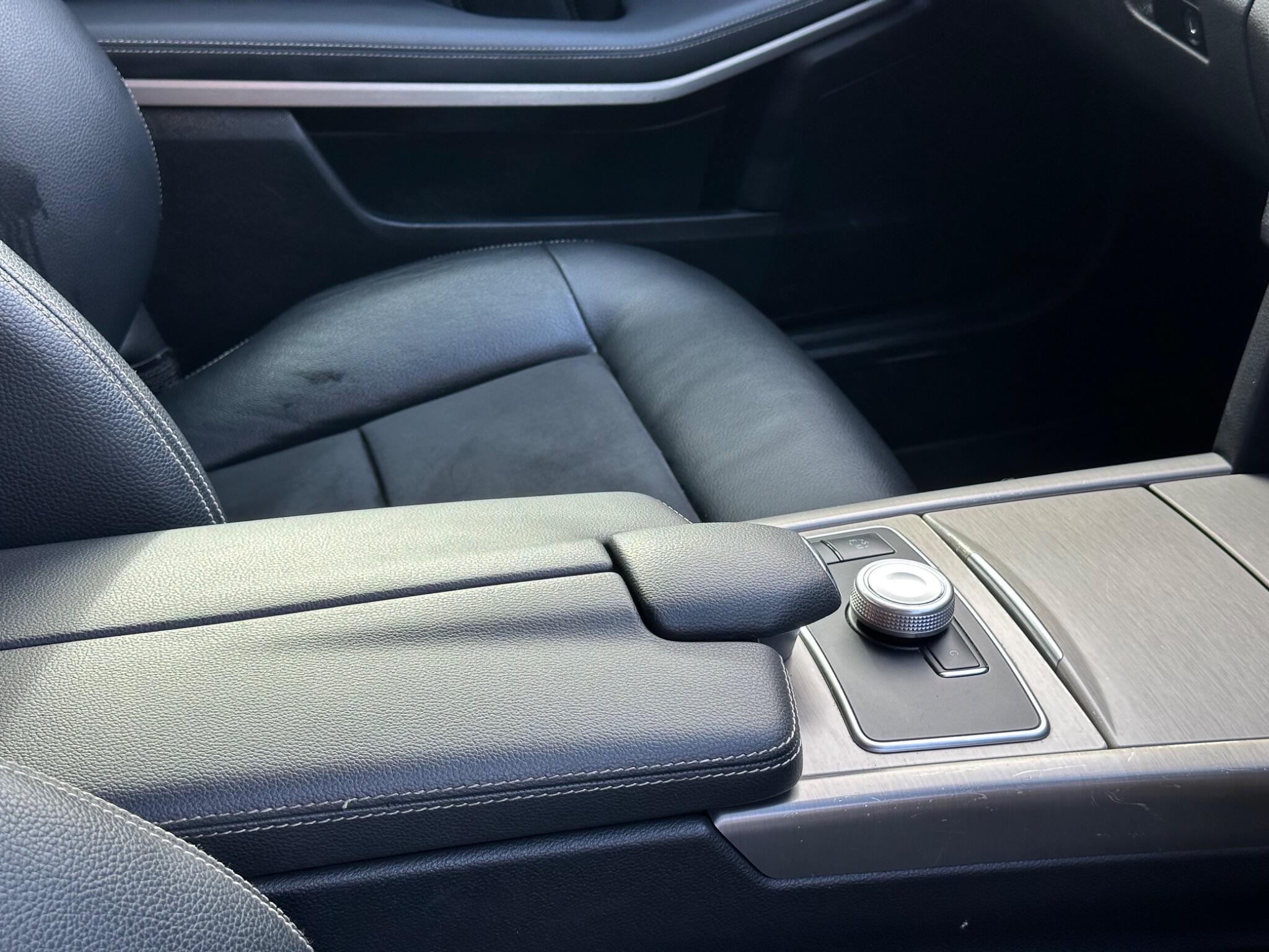 Mercedes-Benz E-Class view 22