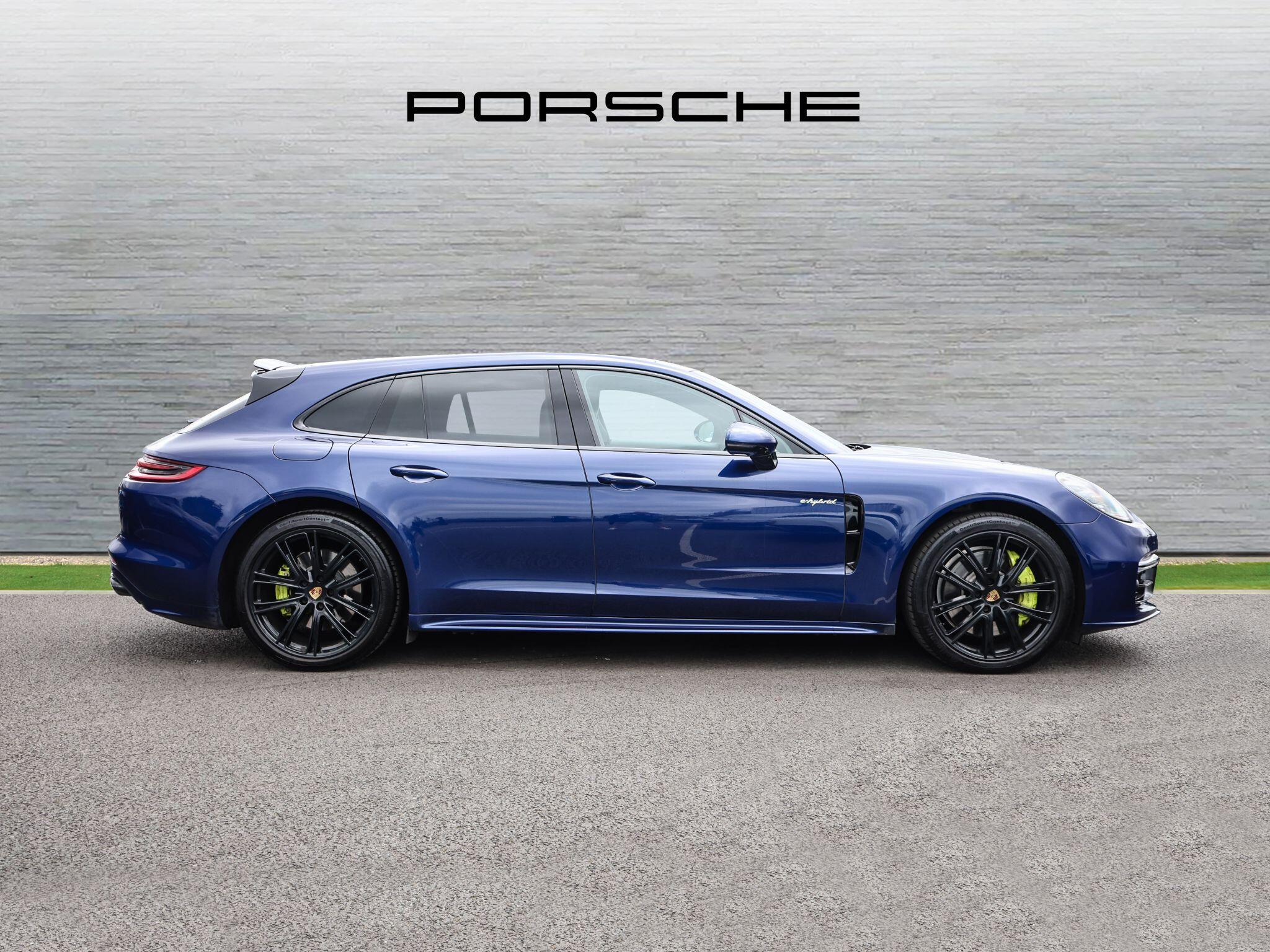 Porsche Panamera view 37