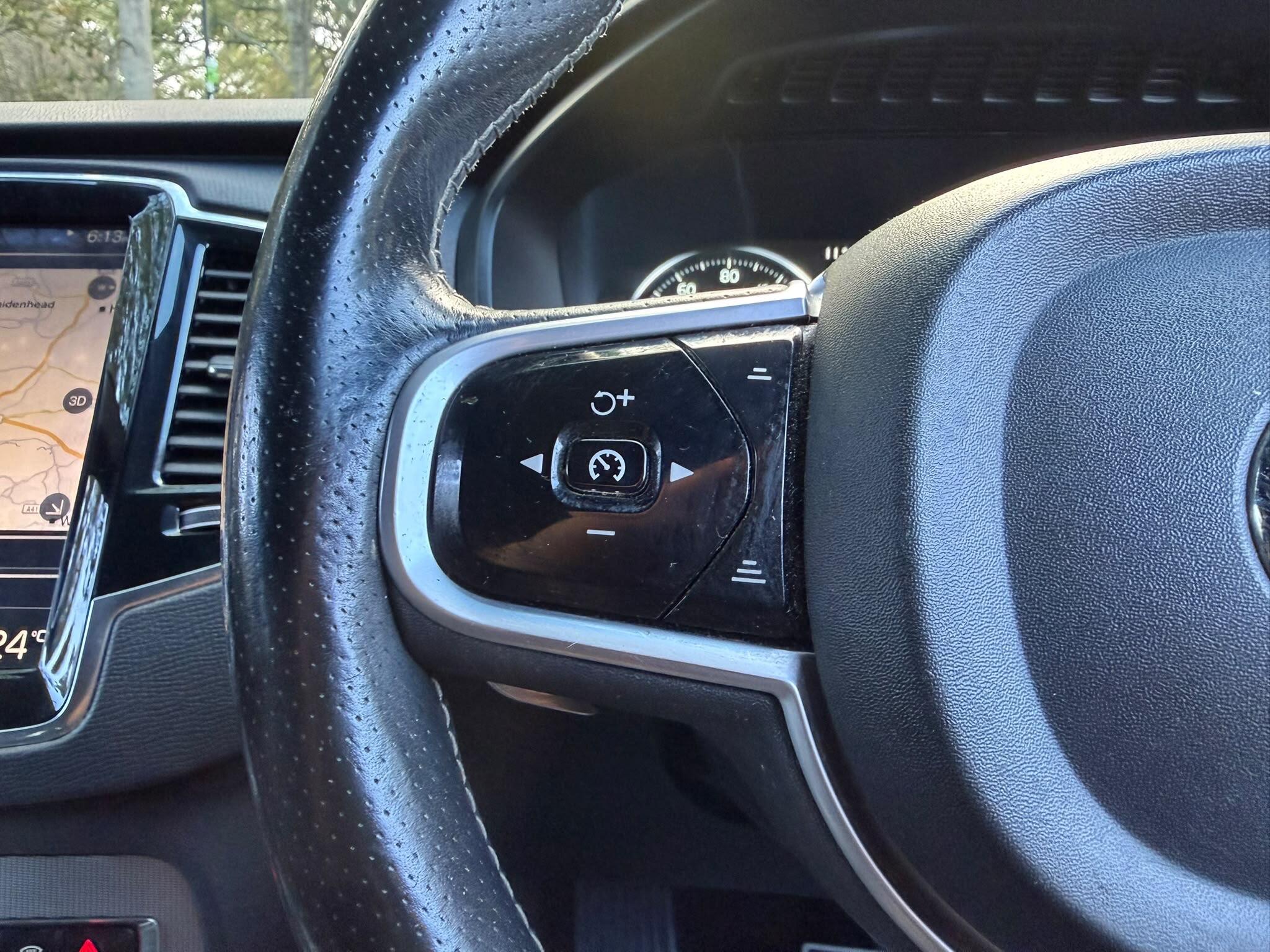Volvo XC90 view 33