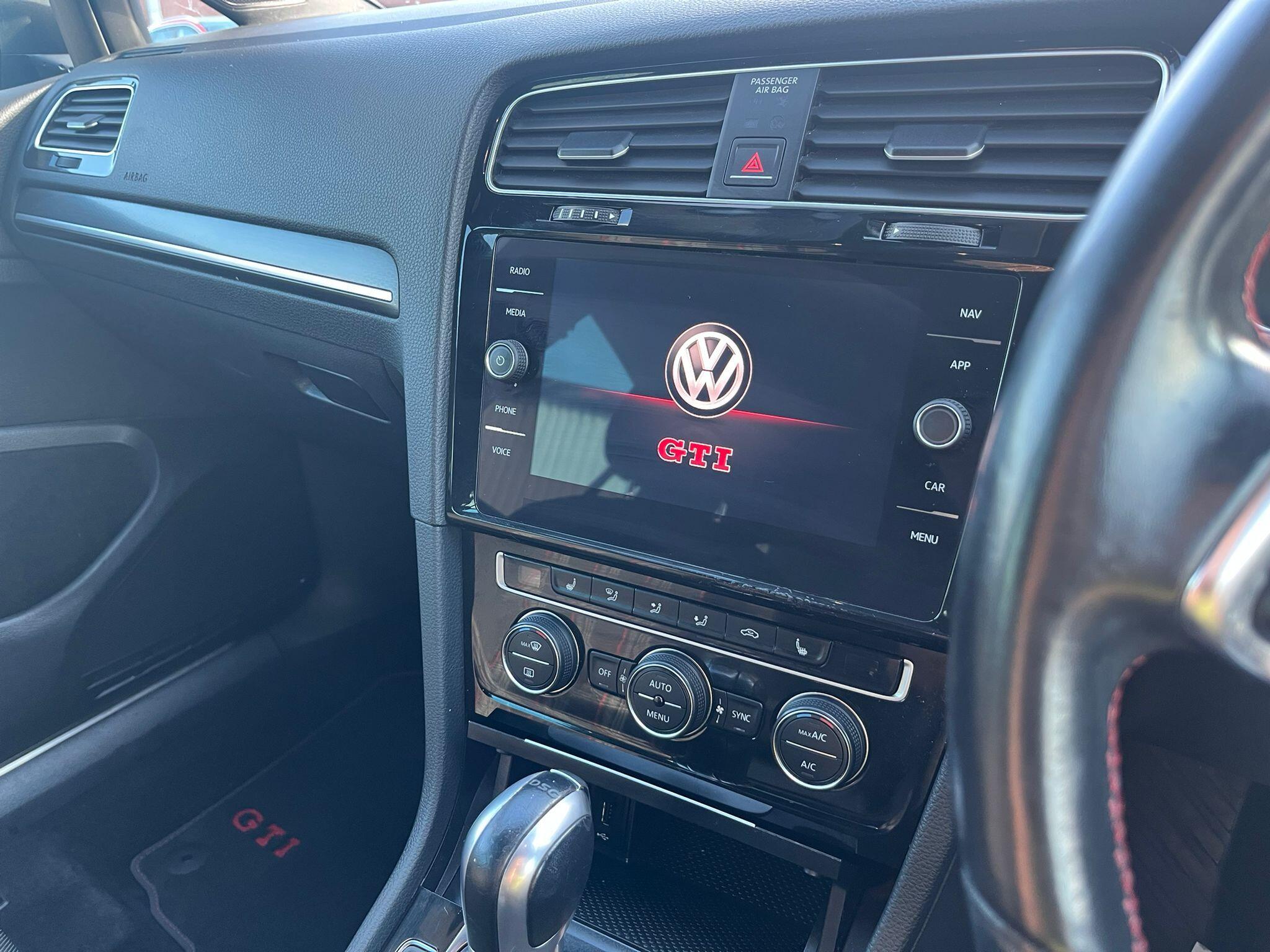 Volkswagen Golf view 11