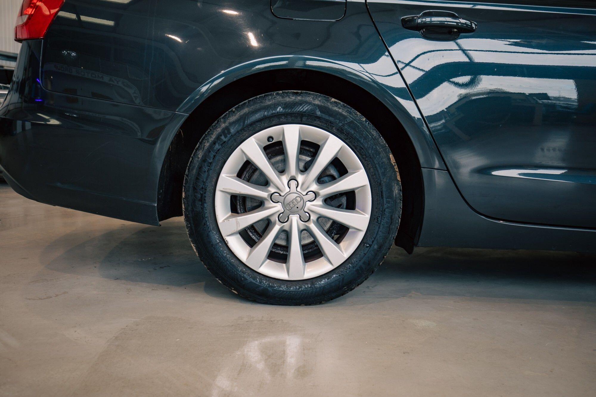 Audi A6 view 8