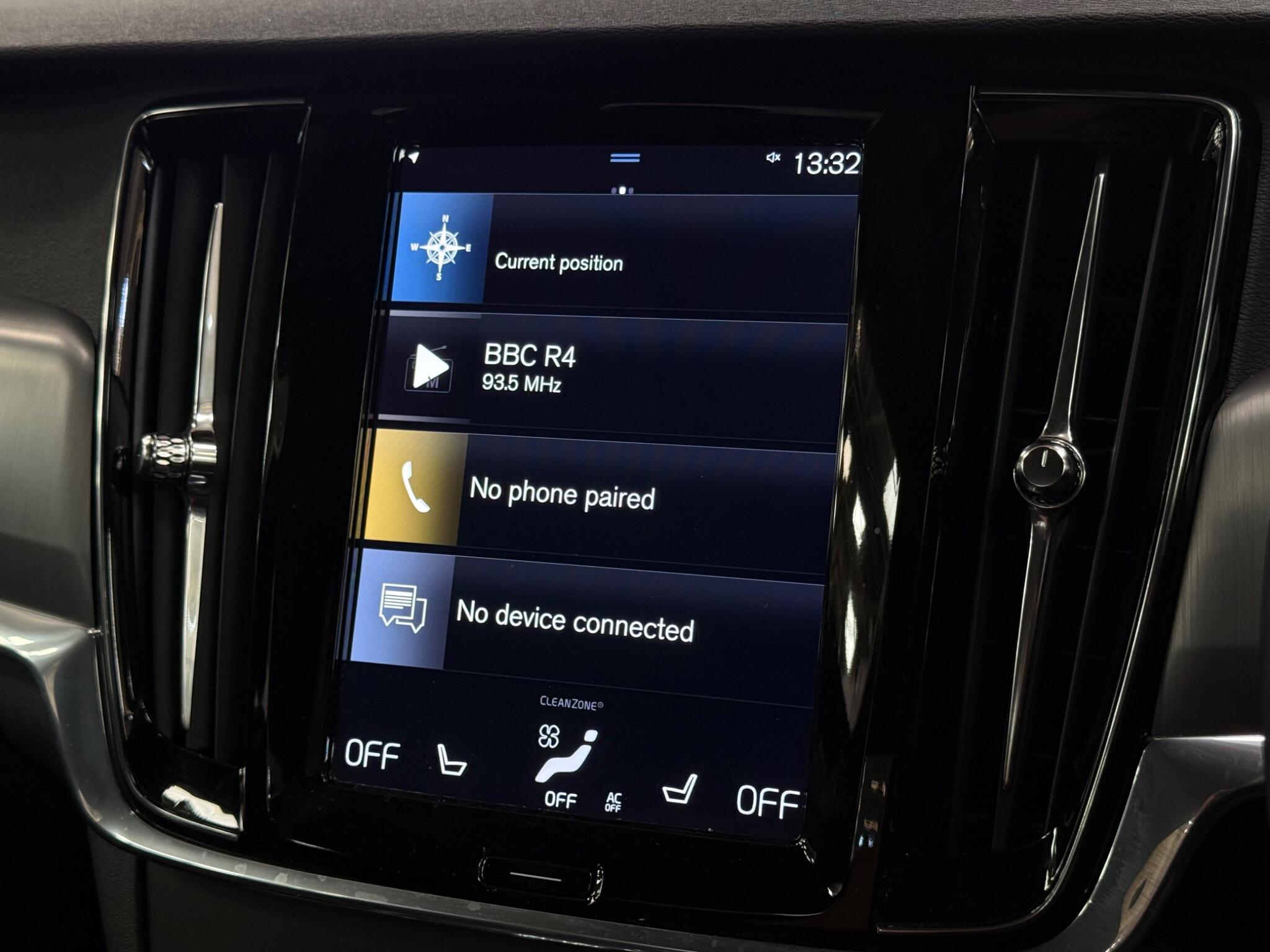 Volvo S90 view 24