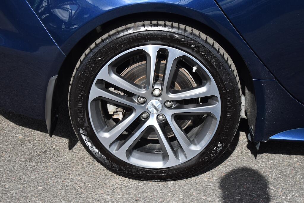 Jaguar Xe view 72