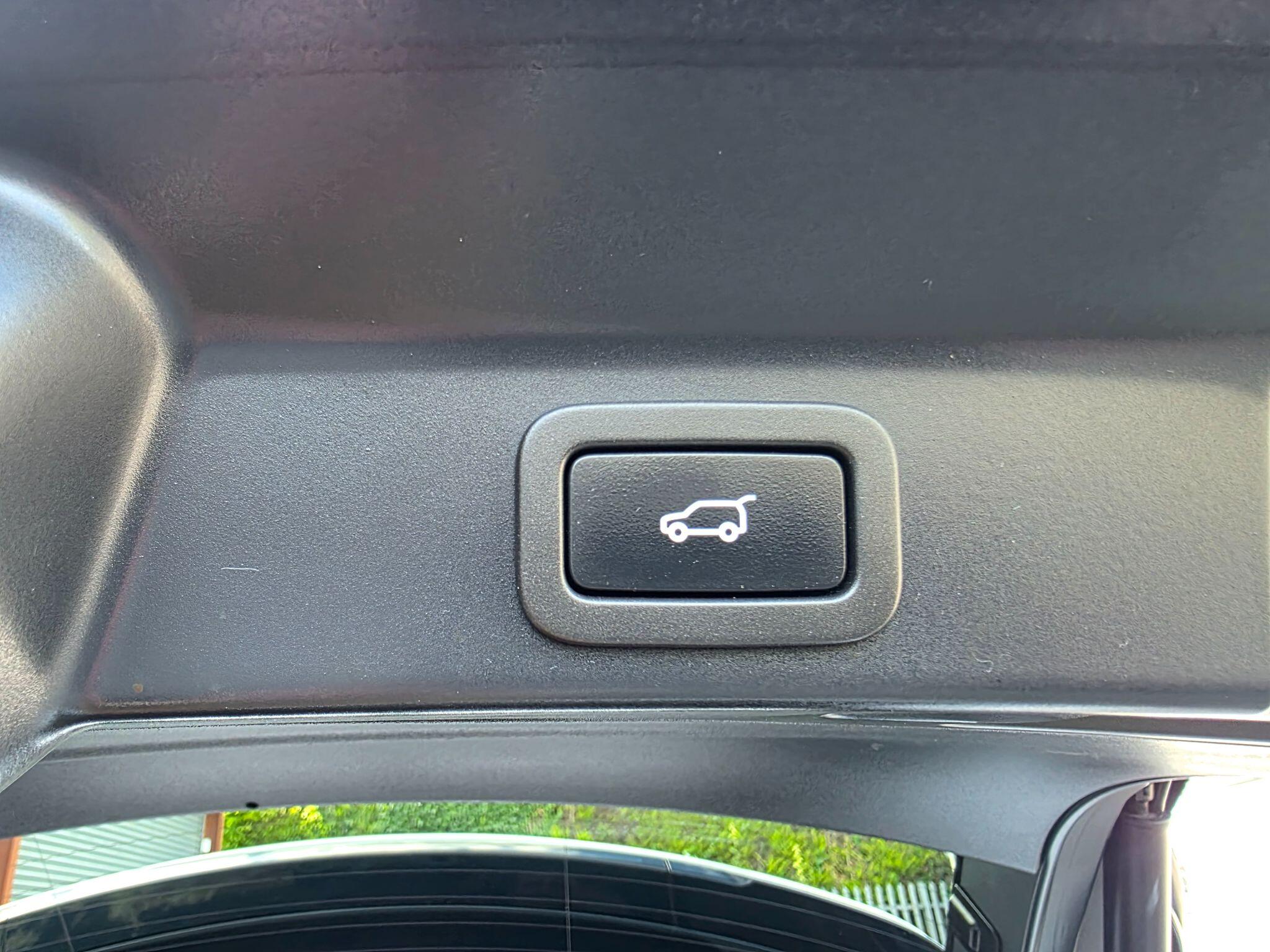 Jaguar F-Pace view 17
