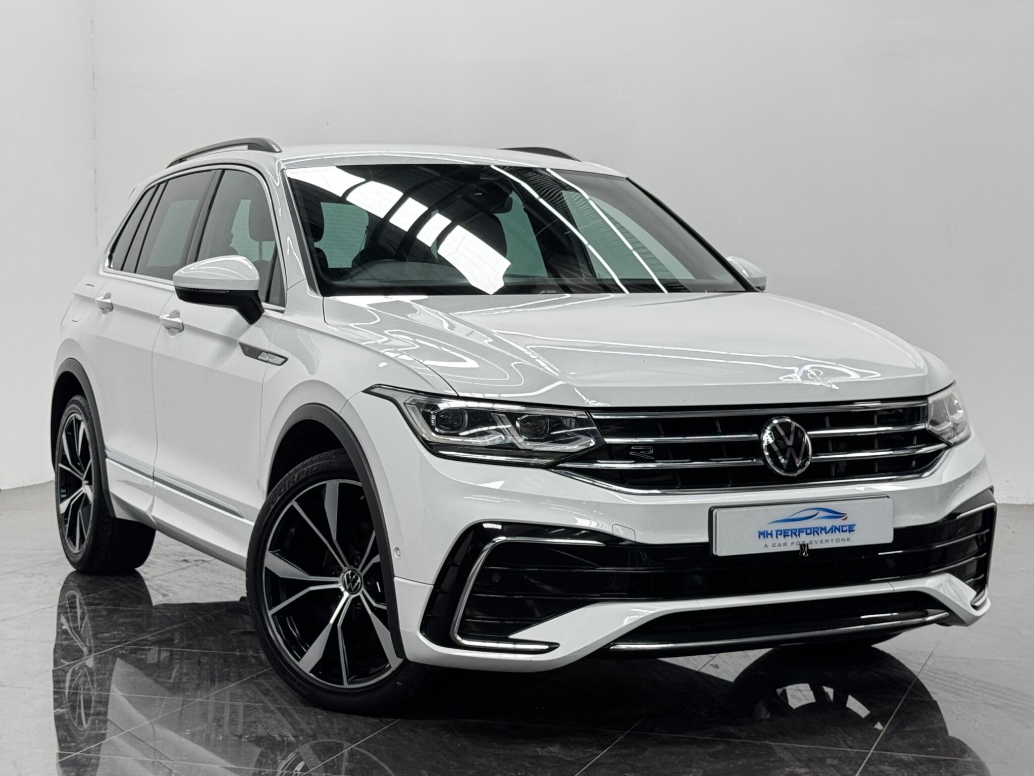 Volkswagen Tiguan view 3