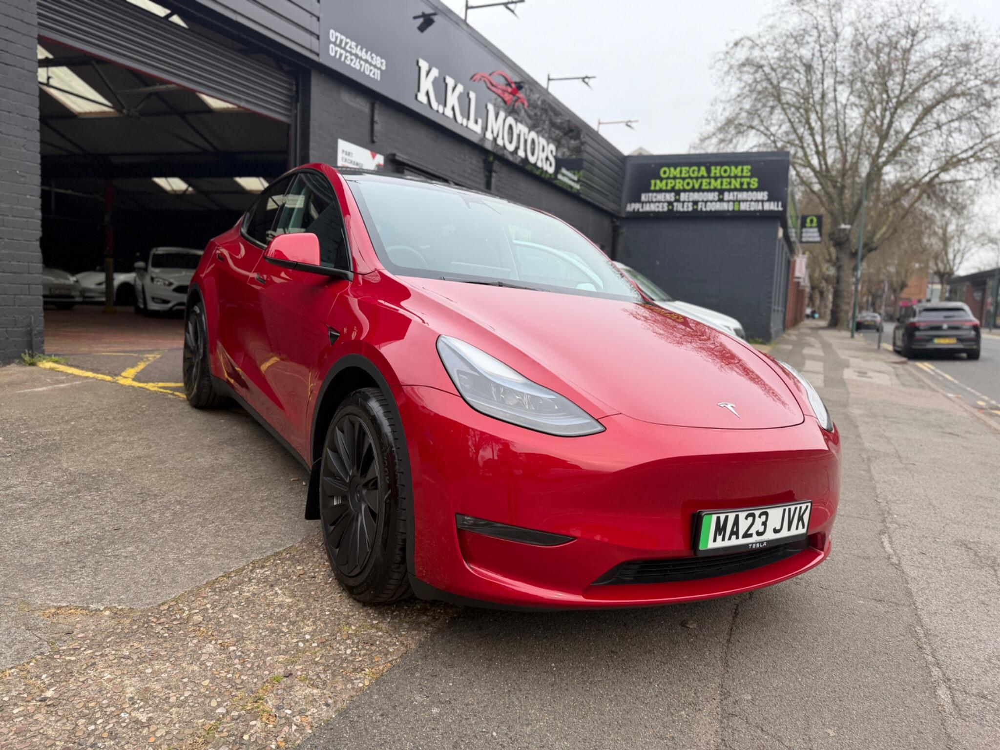 Tesla Model Y view 4
