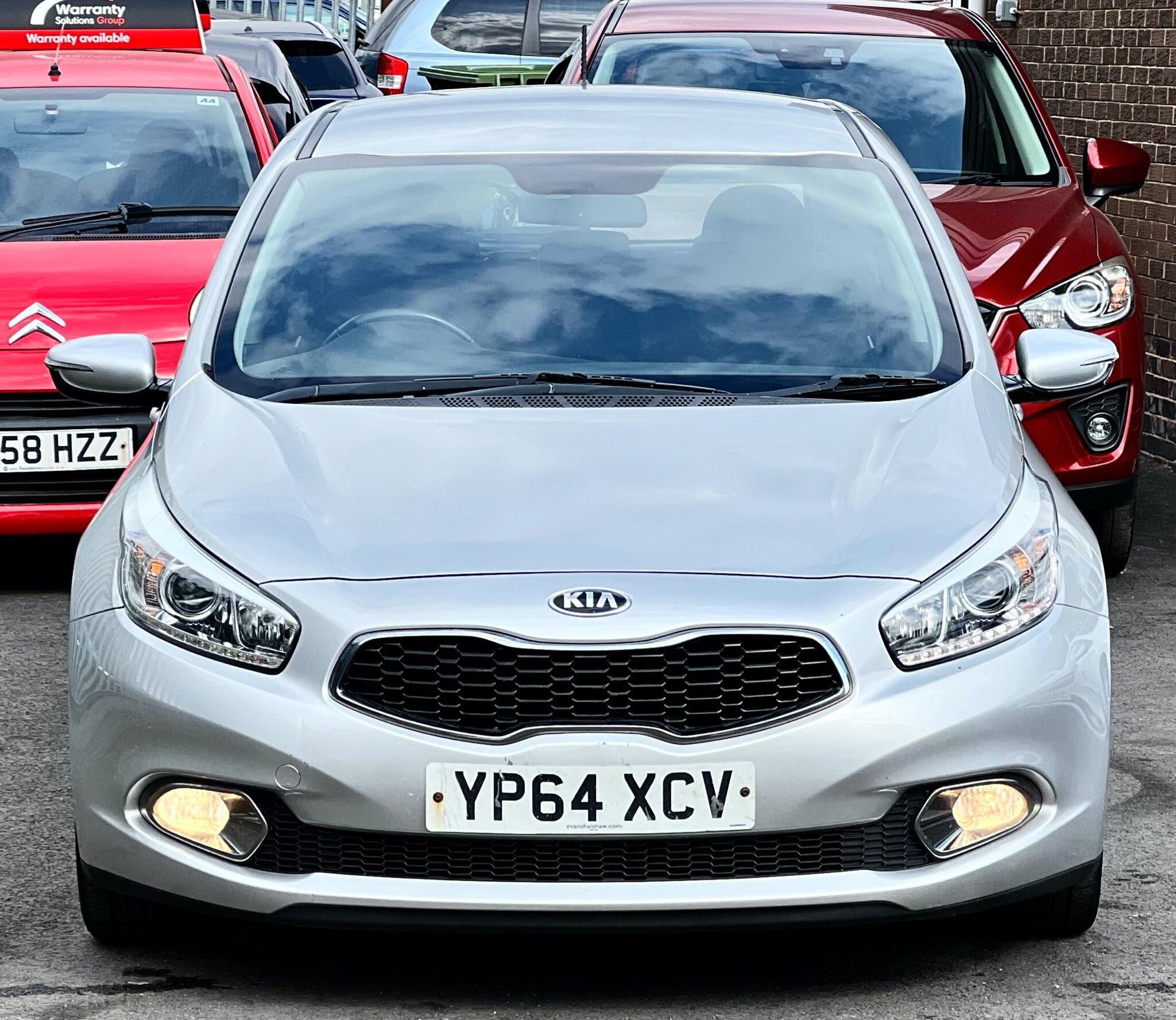 2014 Kia Ceed 1.6 CRDi EcoDynamics 2 Euro 5 (s/s) 5dr • 88,000 miles image 3